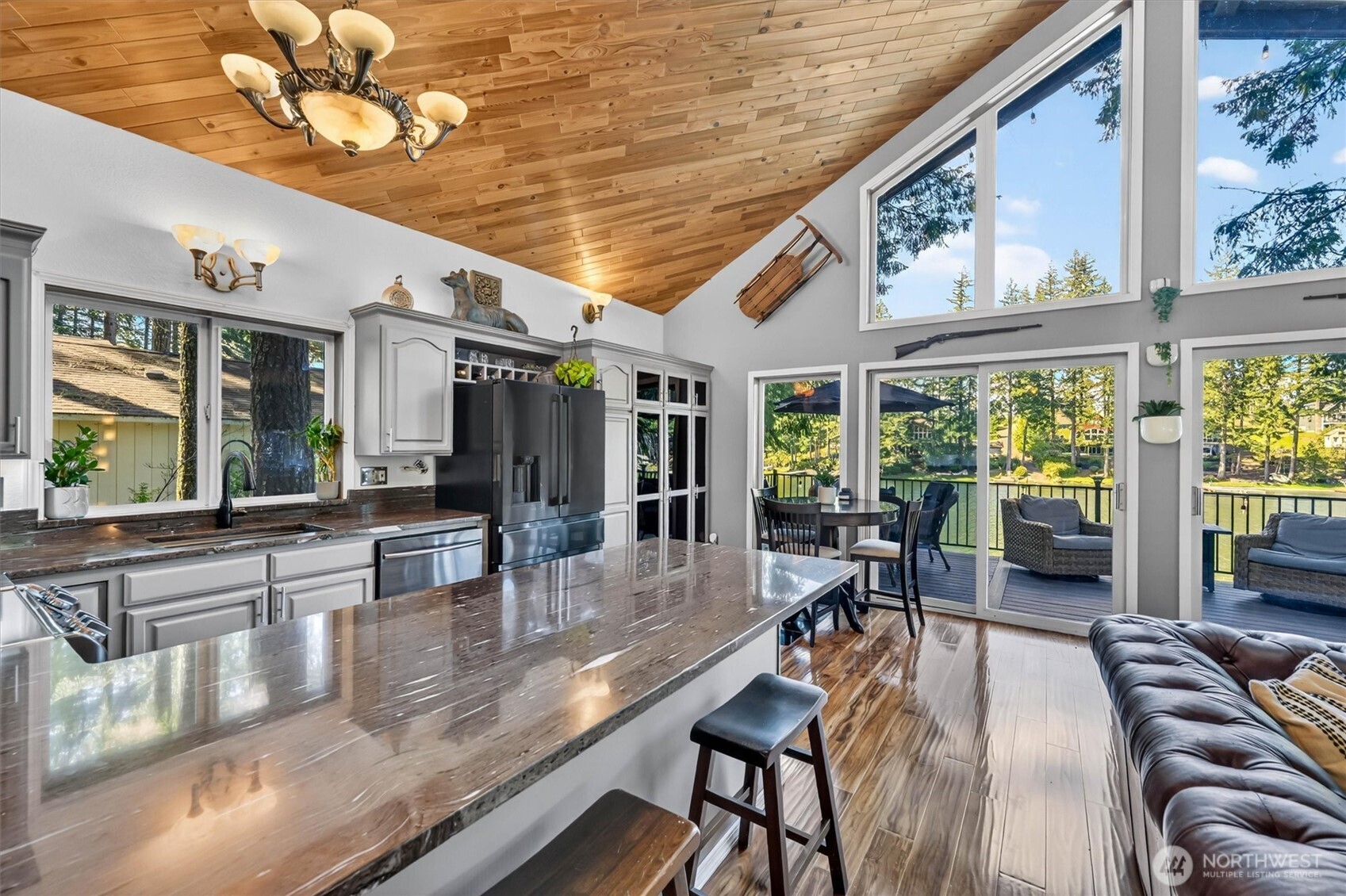 2851 E Mason Lake Drive E, Grapeview, WA 98546