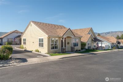 1494 Eastmont #56, East Wenatchee, WA 98802 - Photo 2