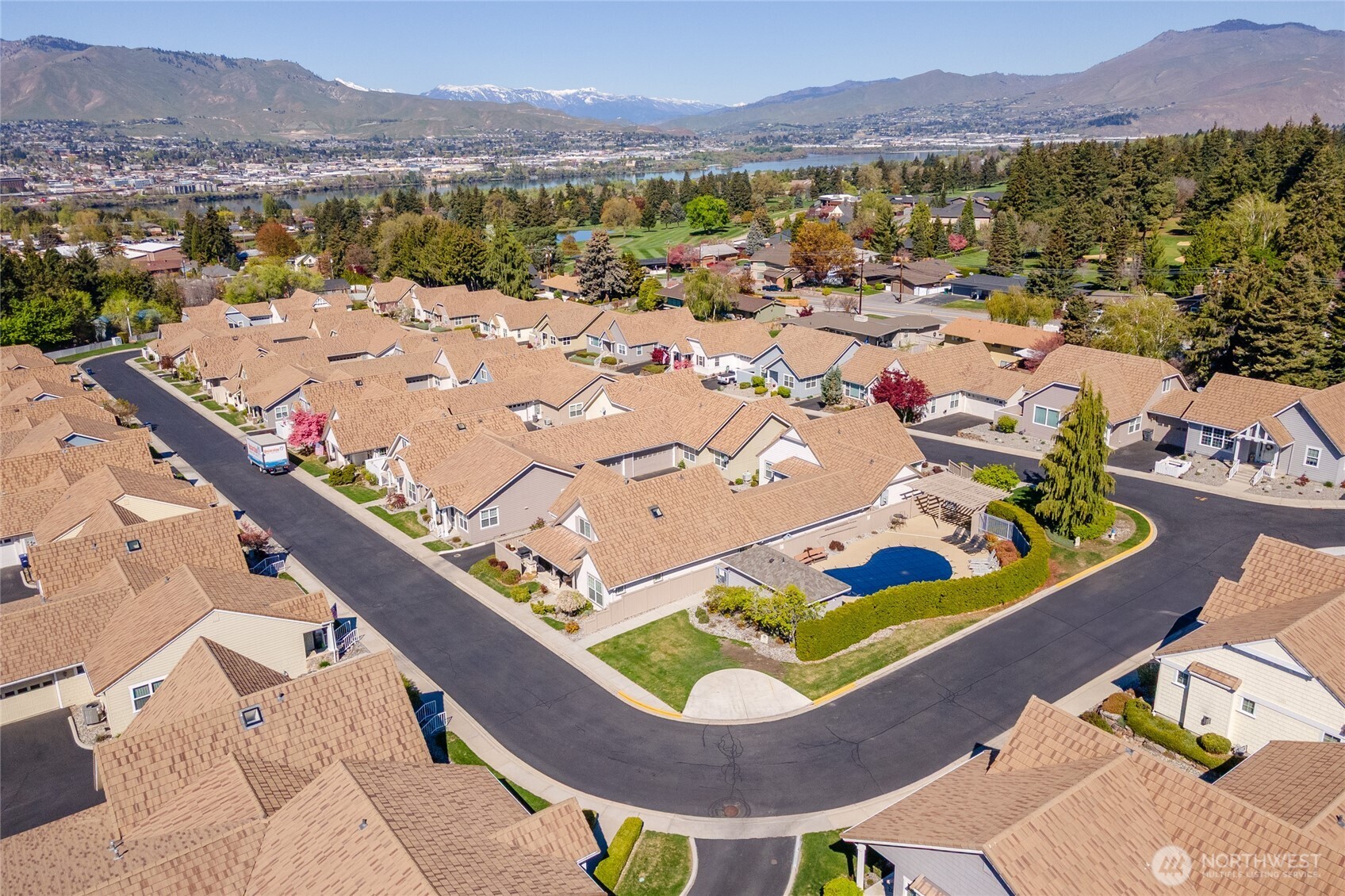 1494 Eastmont #56, East Wenatchee, WA 98802