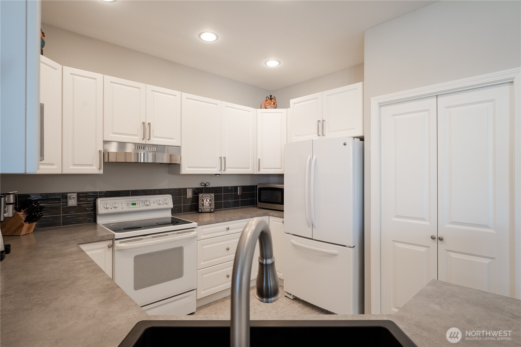 1494 Eastmont #56, East Wenatchee, WA 98802