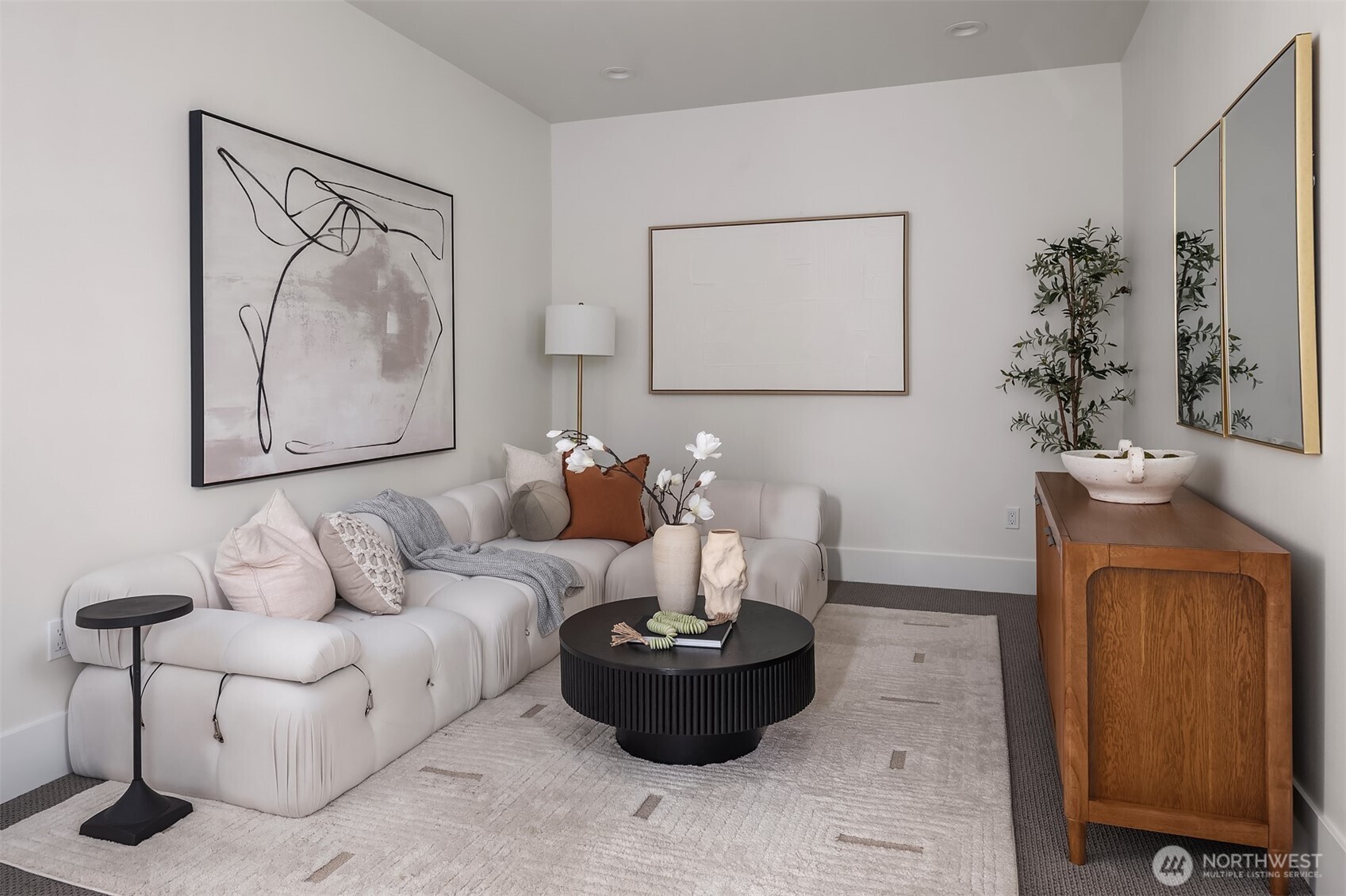 138 8th Court , Kirkland, WA 98033