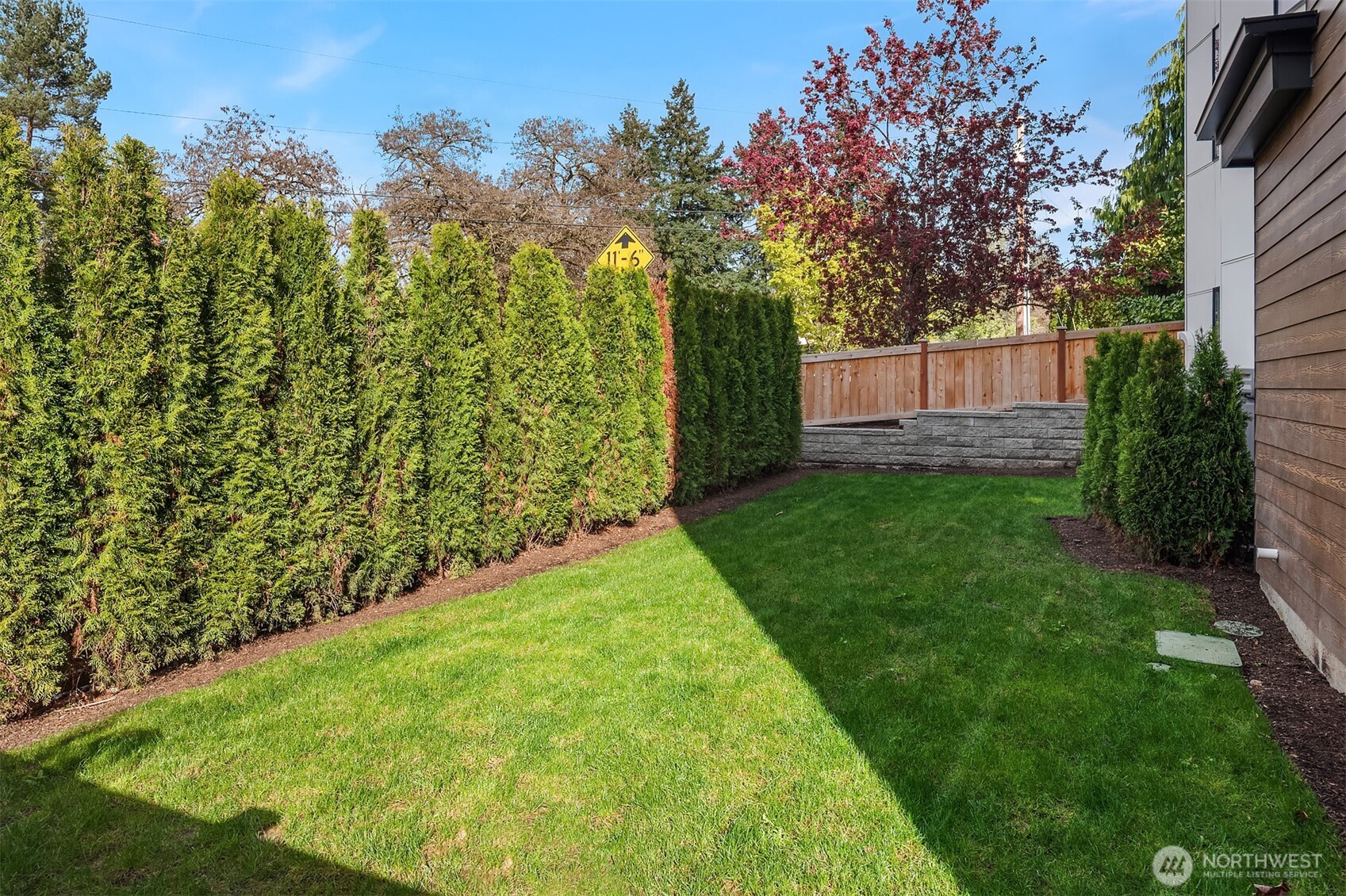 138 8th Court , Kirkland, WA 98033