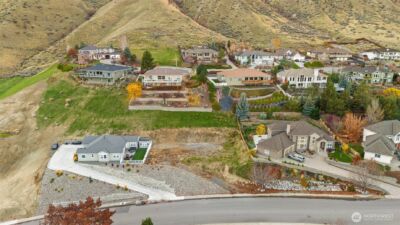 756 Castle Heights Drive , Wenatchee, WA 98801