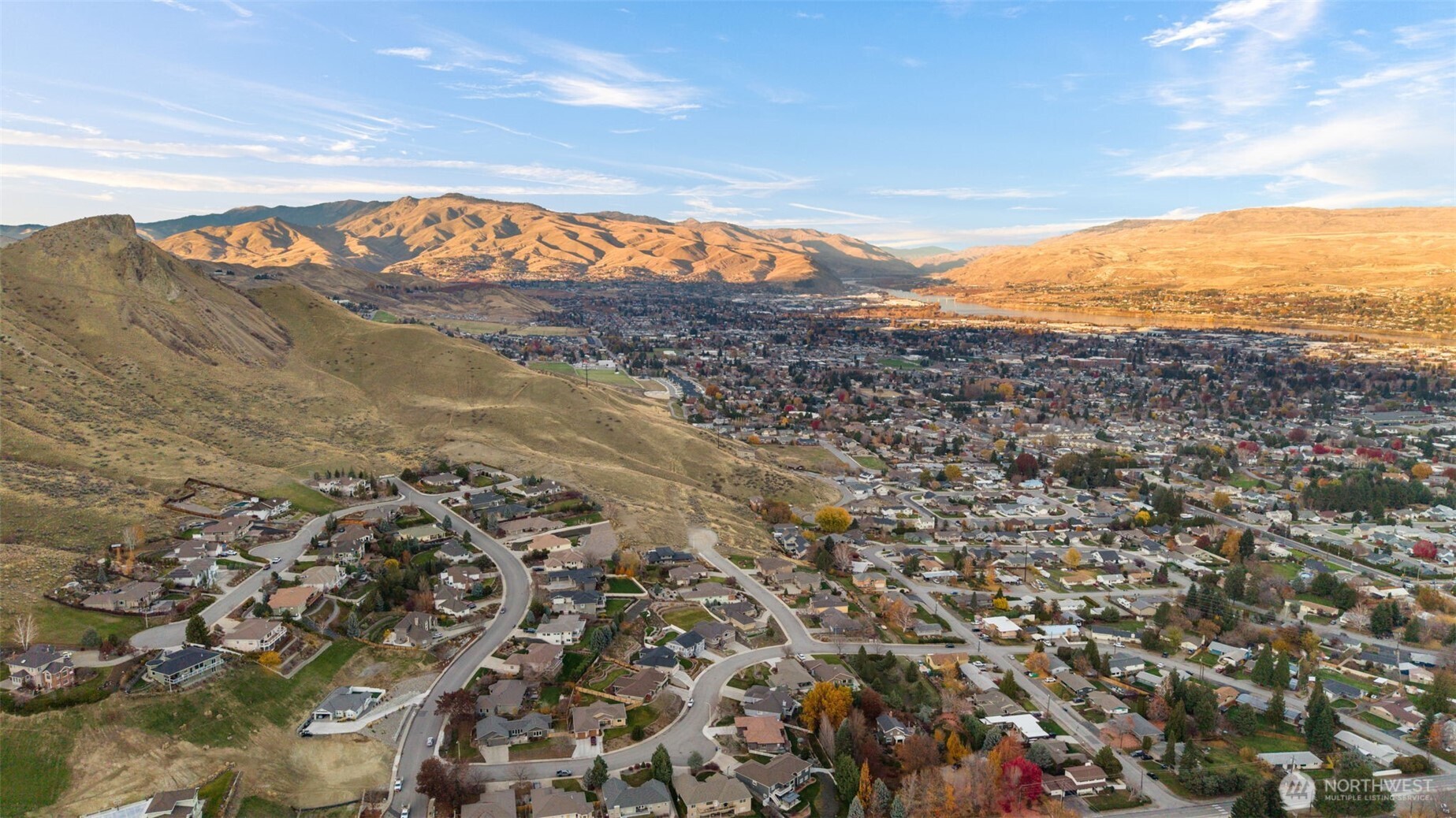 756 Castle Heights Drive , Wenatchee, WA 98801