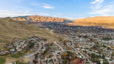 756 Castle Heights Drive , Wenatchee, WA 98801 - Photo 11