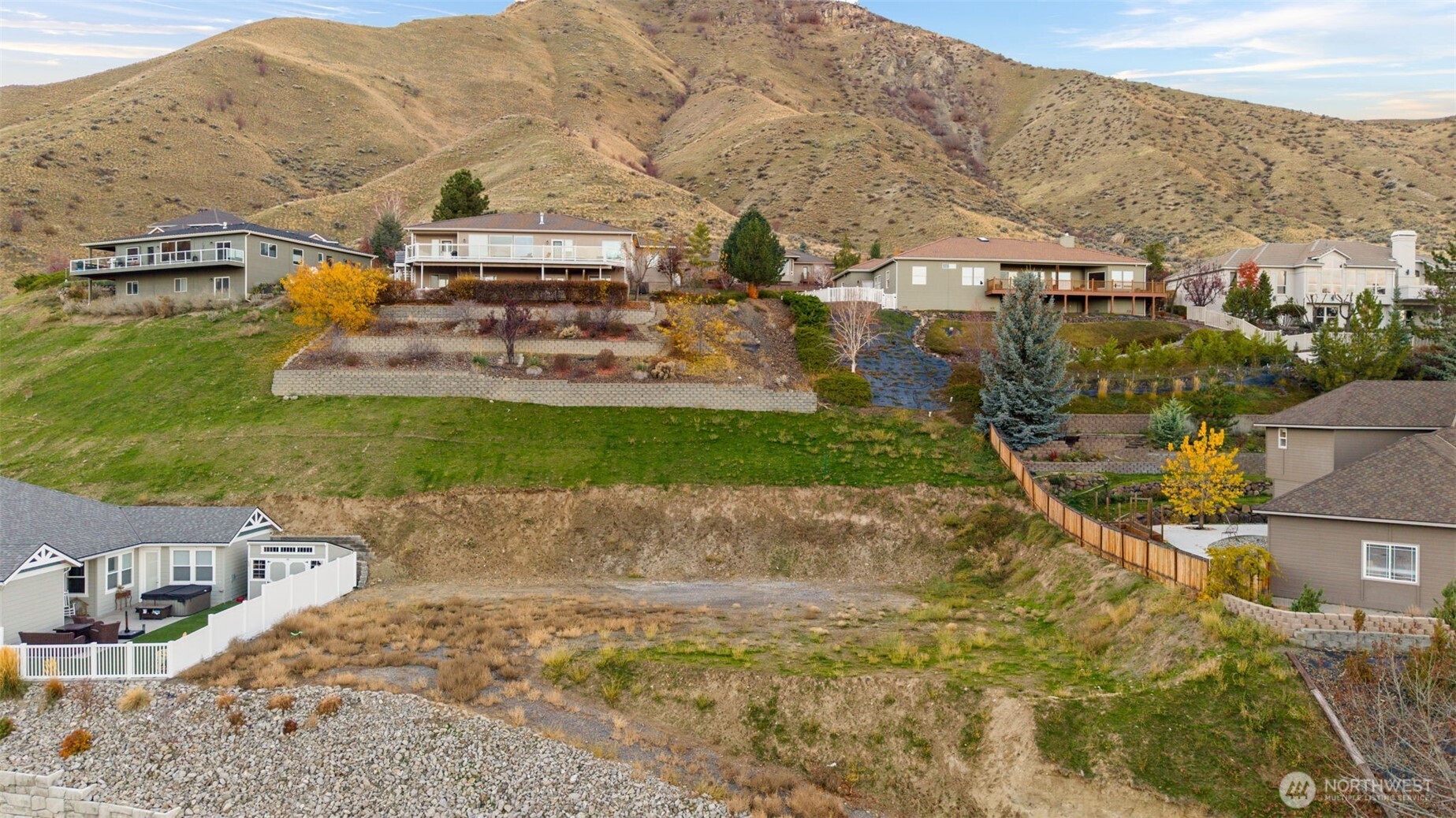 756 Castle Heights Drive , Wenatchee, WA 98801