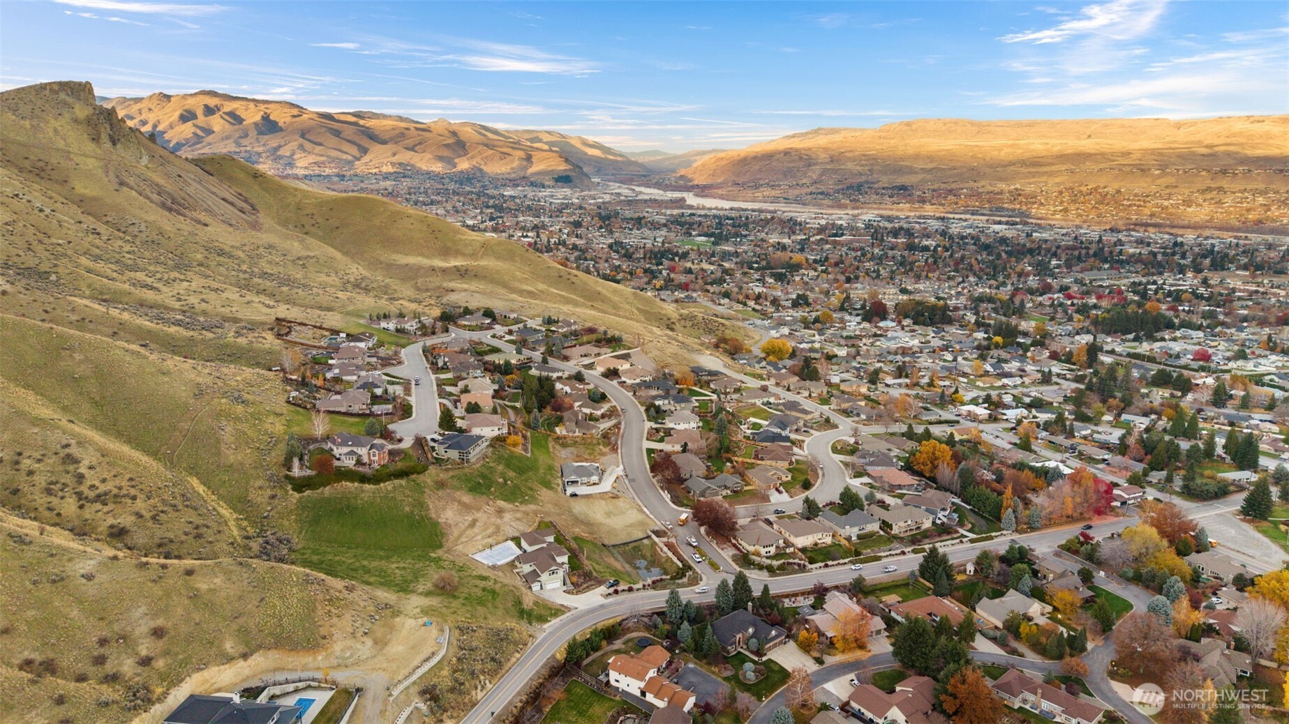 756 Castle Heights Drive , Wenatchee, WA 98801