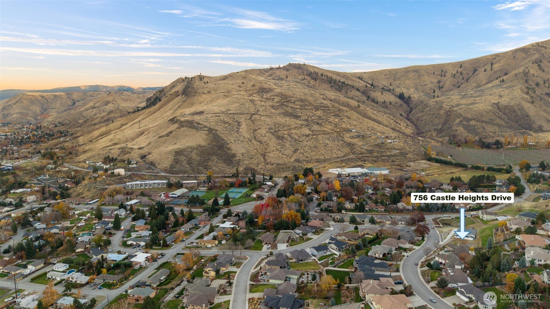 756 Castle Heights Drive , Wenatchee, WA 98801