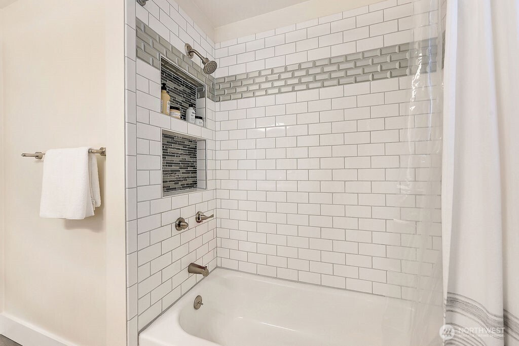 5126 S 10th Street , Tacoma, WA 98465