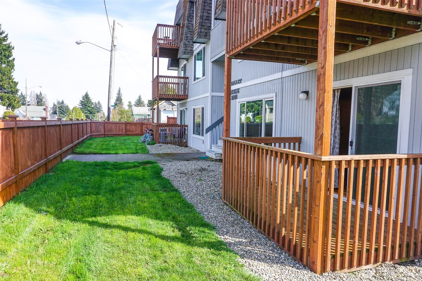 2001 11th Street , Bremerton, WA 98337
