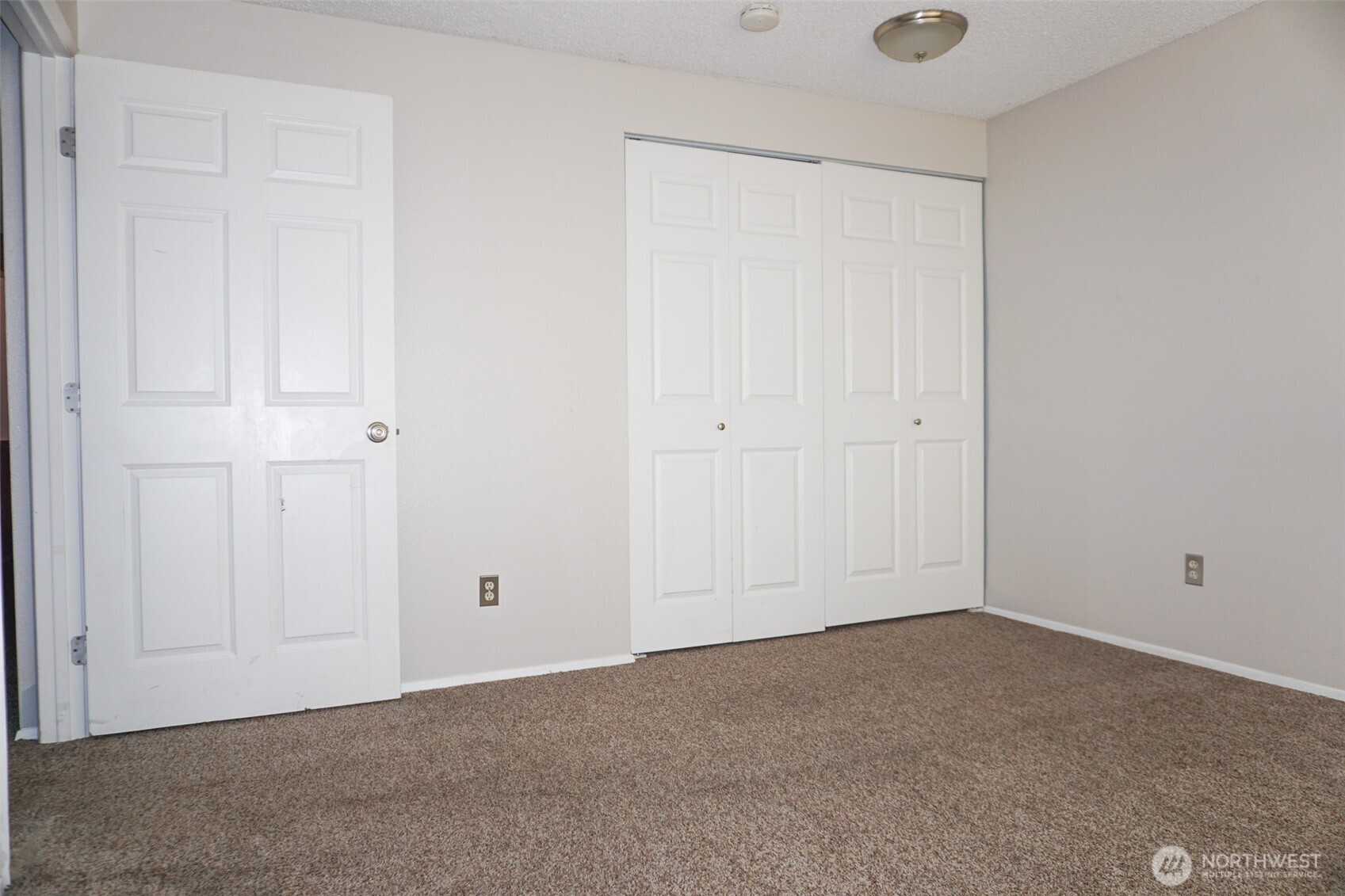 2001 11th Street , Bremerton, WA 98337