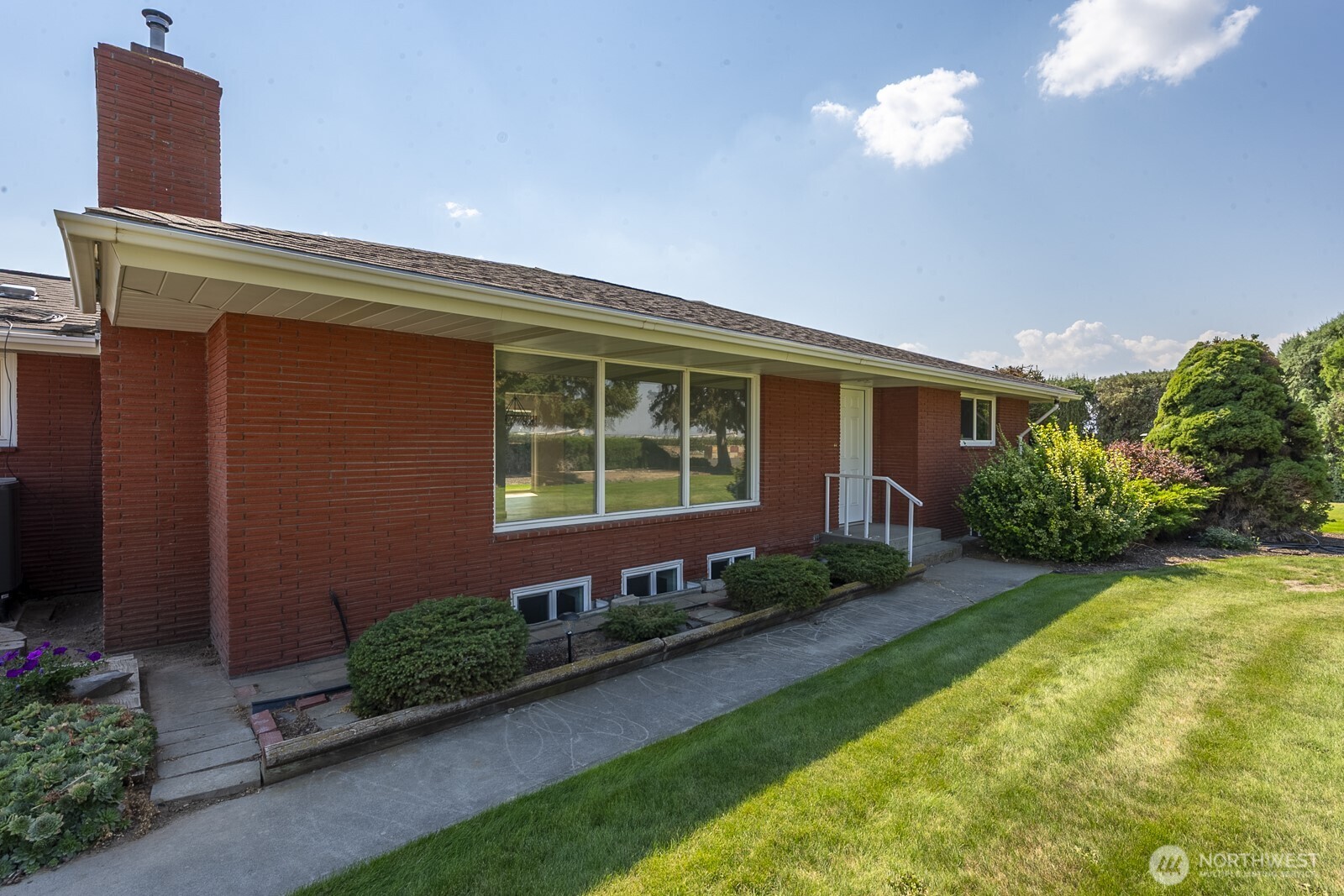 21807 SW 1 Road , Quincy, WA 98848