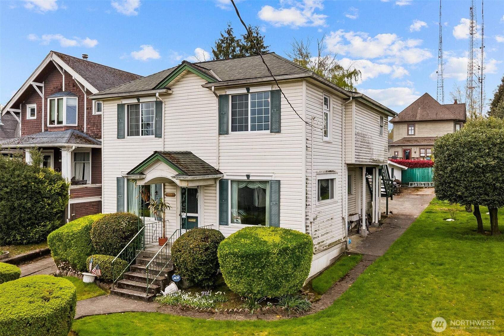 1613 24th Avenue , Seattle, WA 98122