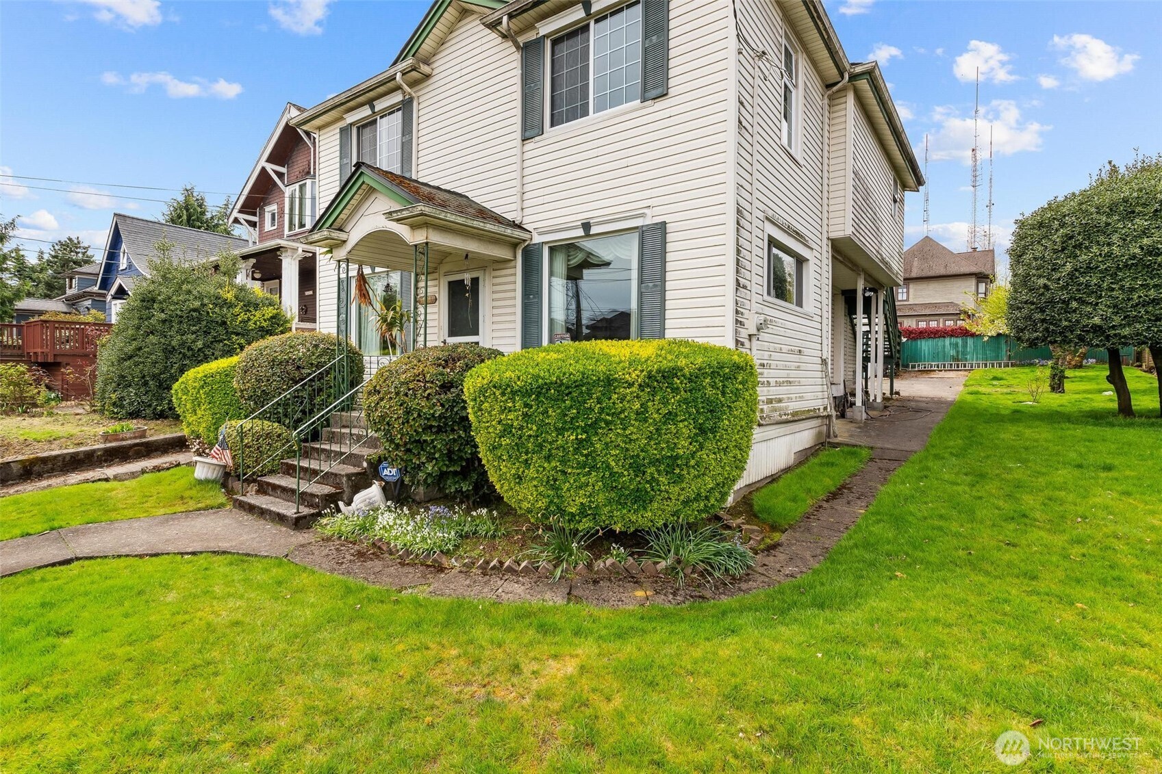 1613 24th Avenue , Seattle, WA 98122