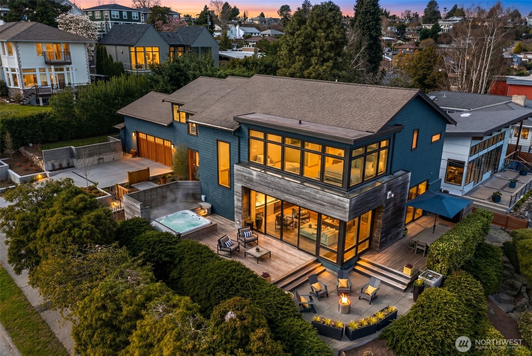 2506 W Halladay Street , Seattle, WA 98199
