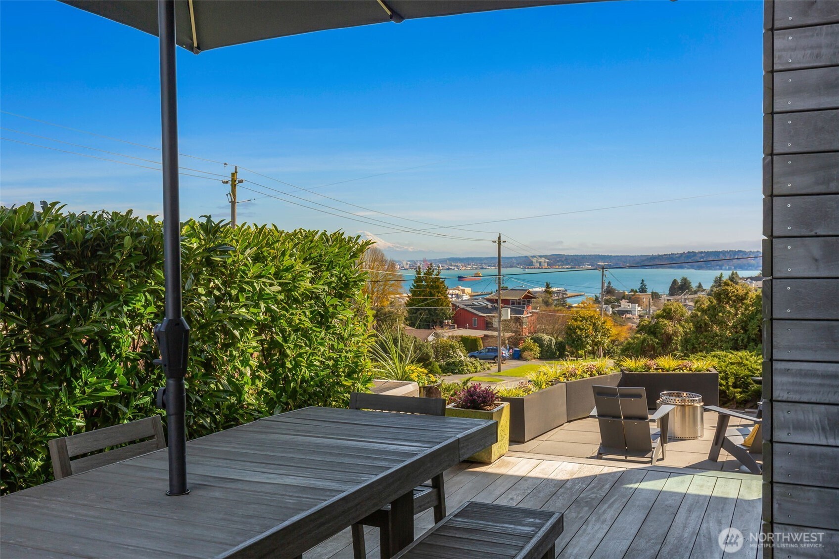 2506 W Halladay Street , Seattle, WA 98199