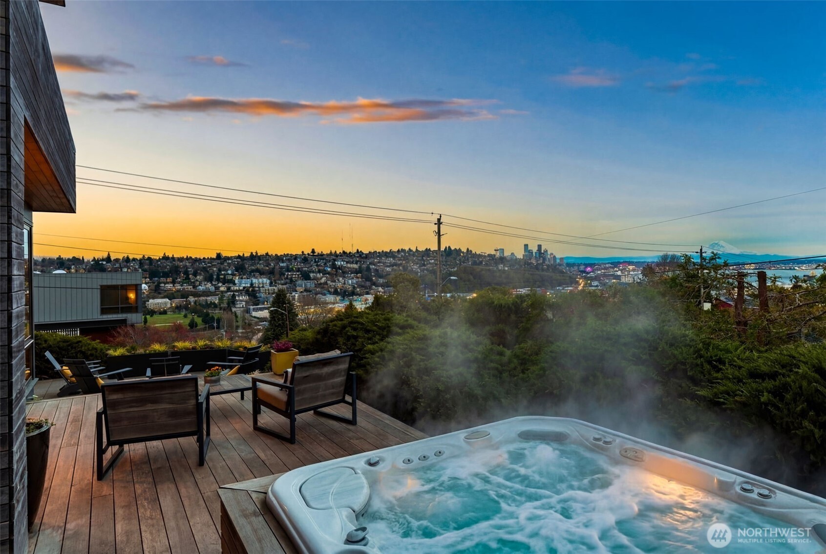 2506 W Halladay Street , Seattle, WA 98199