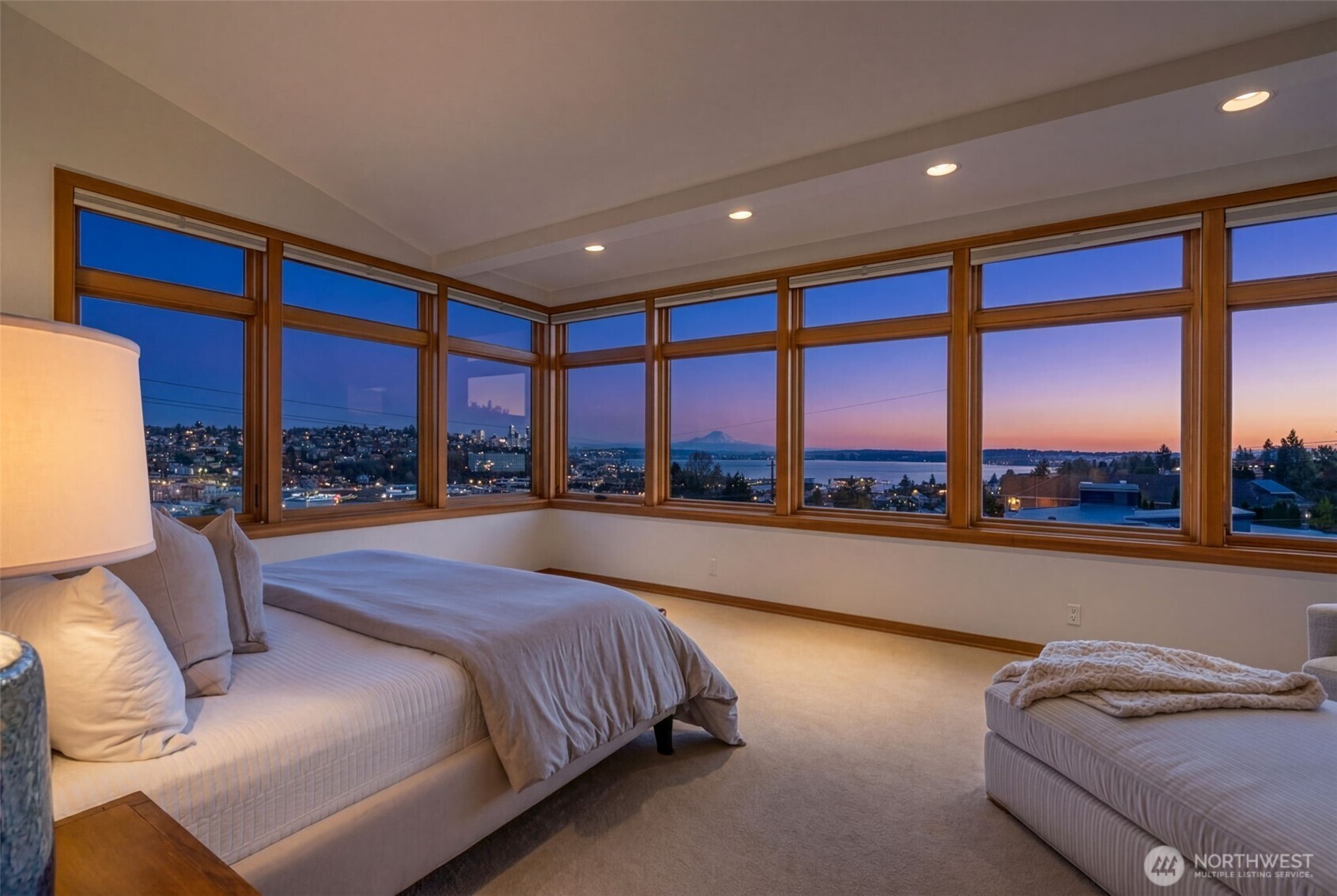 2506 W Halladay Street , Seattle, WA 98199