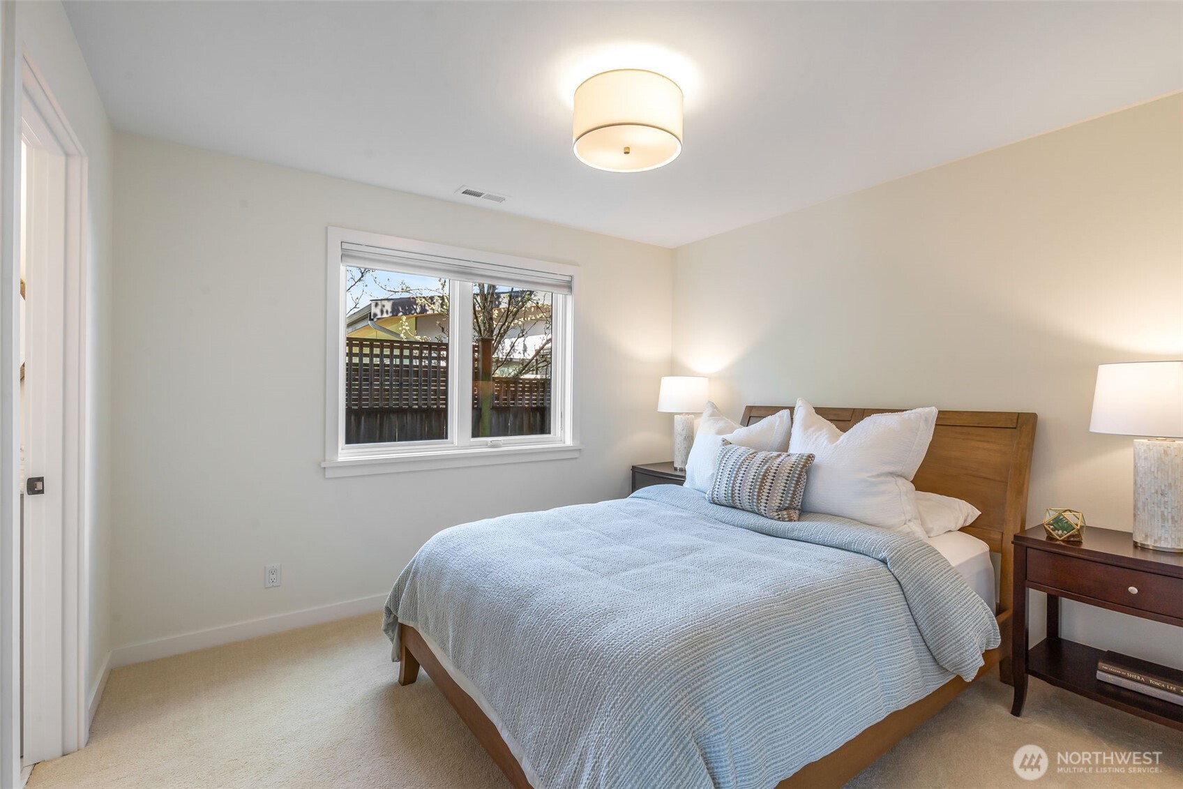 2506 W Halladay Street , Seattle, WA 98199