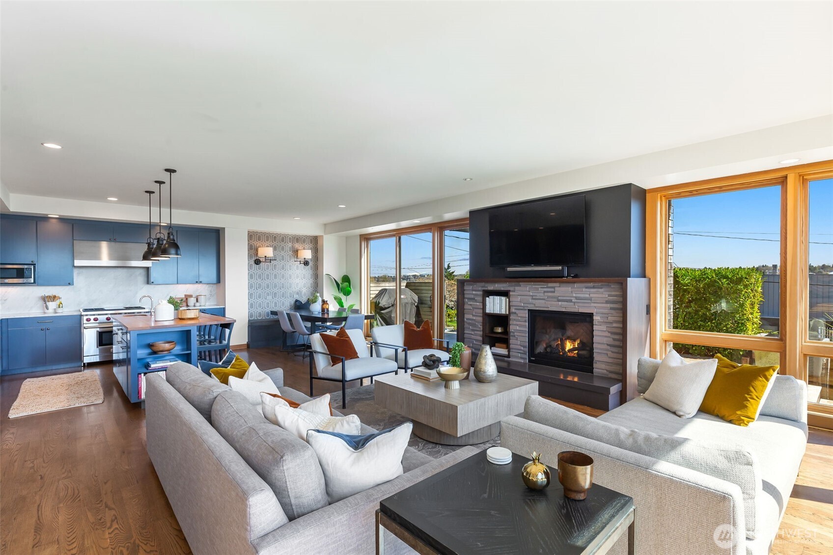 2506 W Halladay Street , Seattle, WA 98199