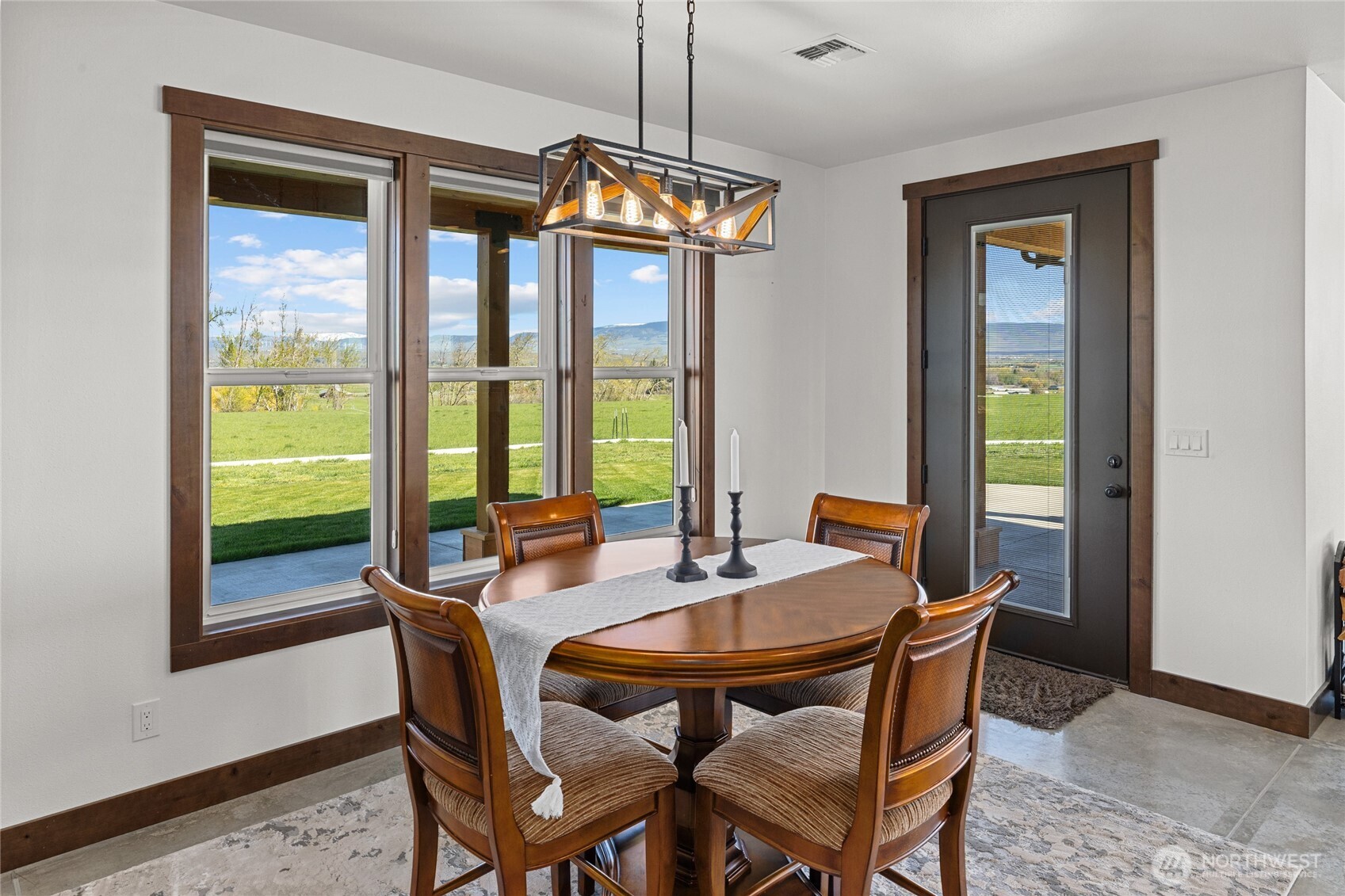 1021 Edge Bluff Loop , Ellensburg, WA 98926