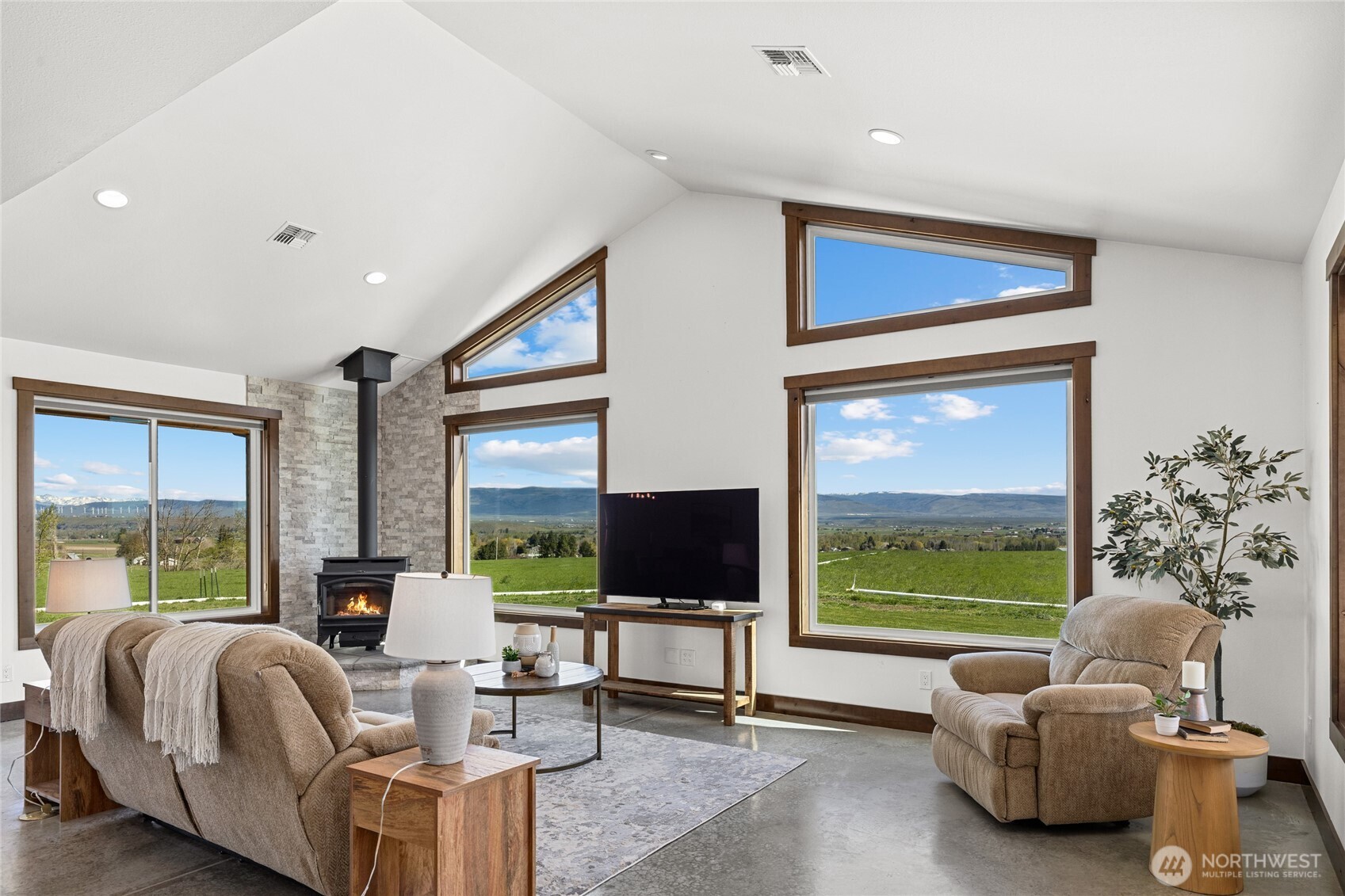 1021 Edge Bluff Loop , Ellensburg, WA 98926