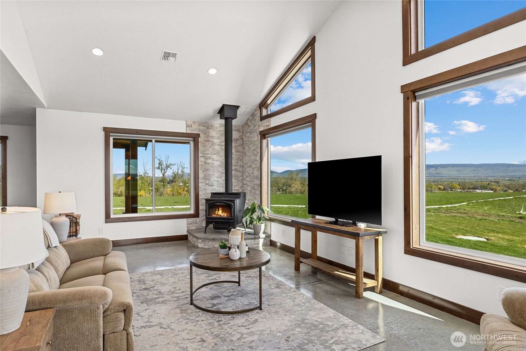 1021 Edge Bluff Loop , Ellensburg, WA 98926