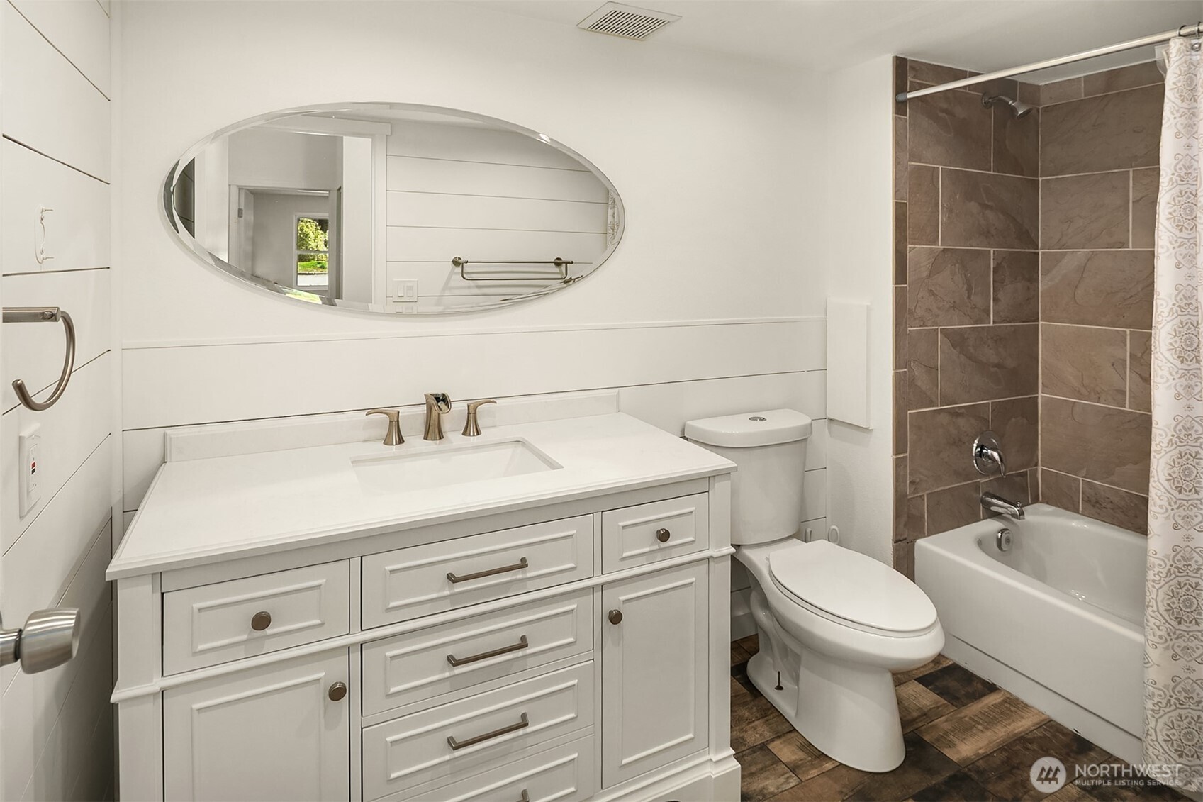 14236 95th Avenue NE, Kirkland, WA 98034