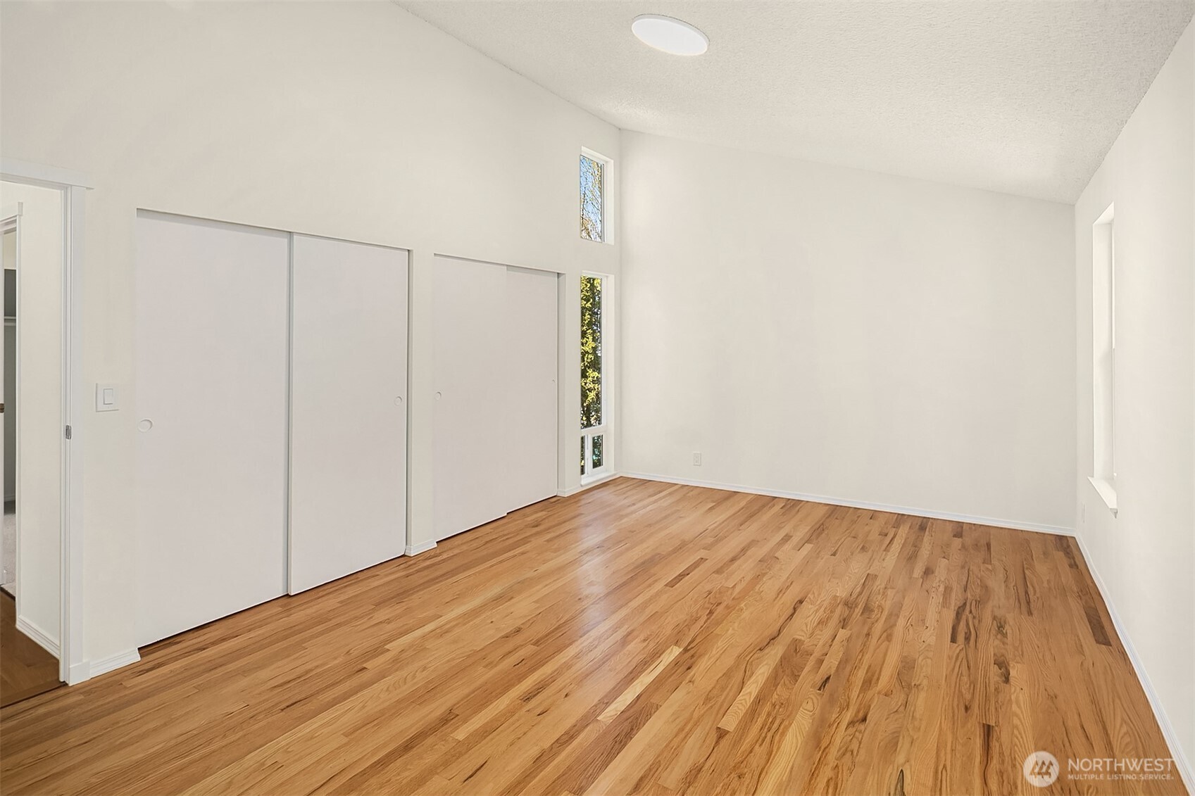 14236 95th Avenue NE, Kirkland, WA 98034