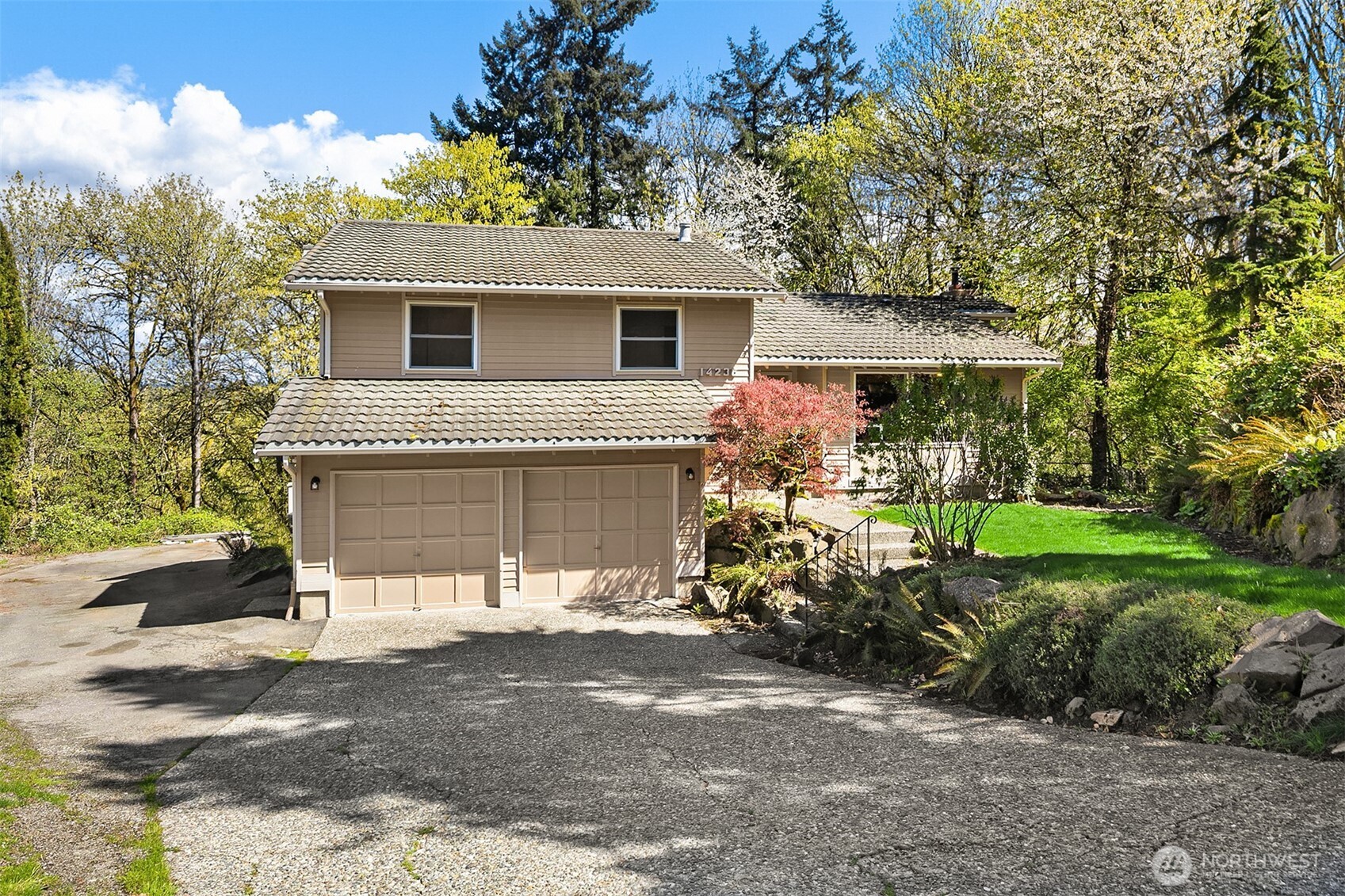 14236 95th Avenue NE, Kirkland, WA 98034