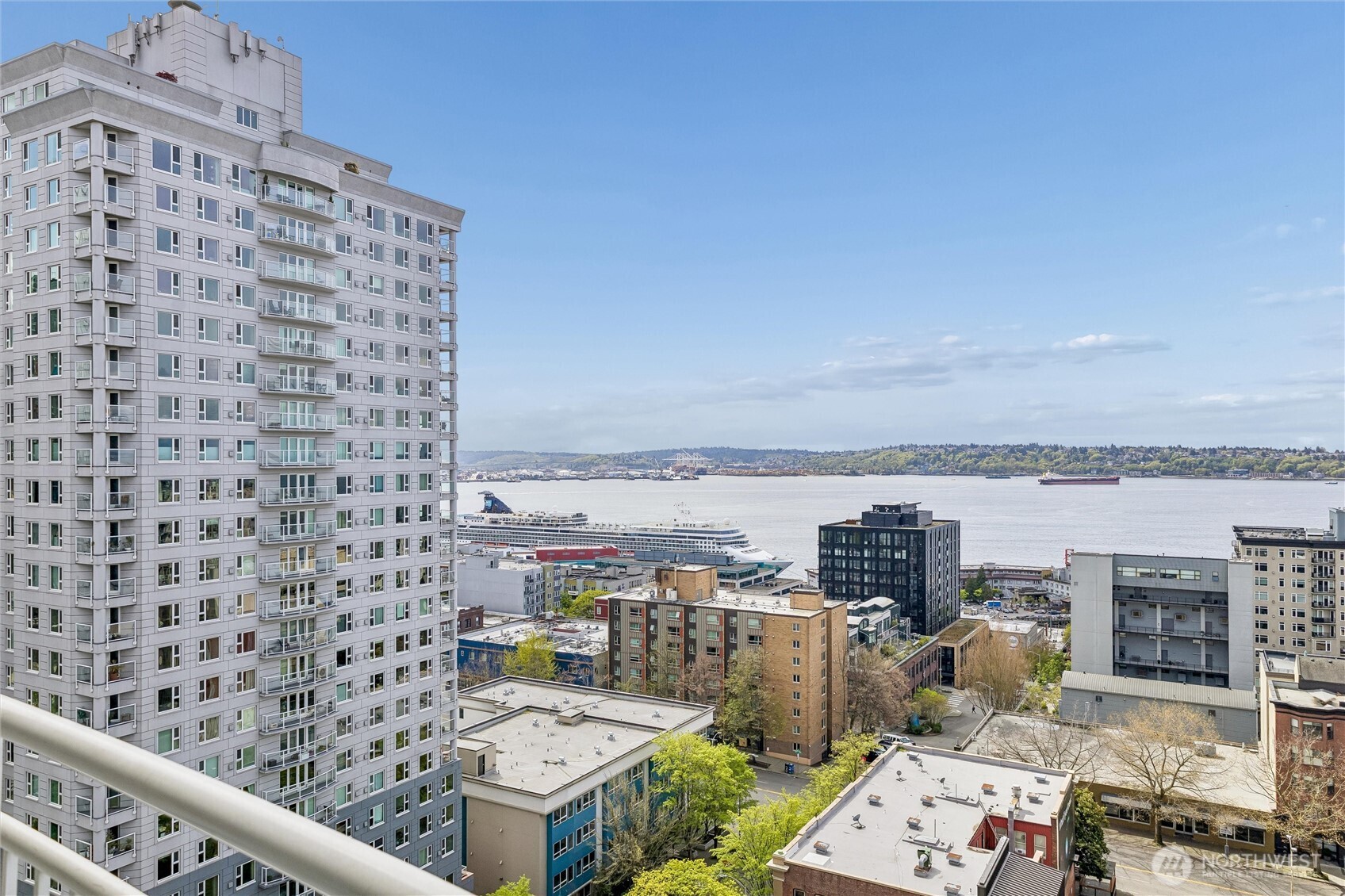 2600 2nd Avenue #1604, Seattle, WA 98121
