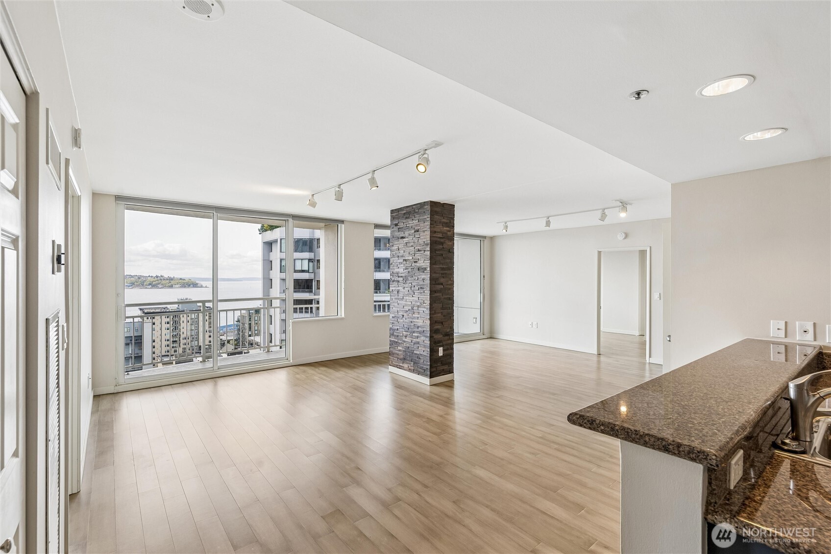 2600 2nd Avenue #1604, Seattle, WA 98121
