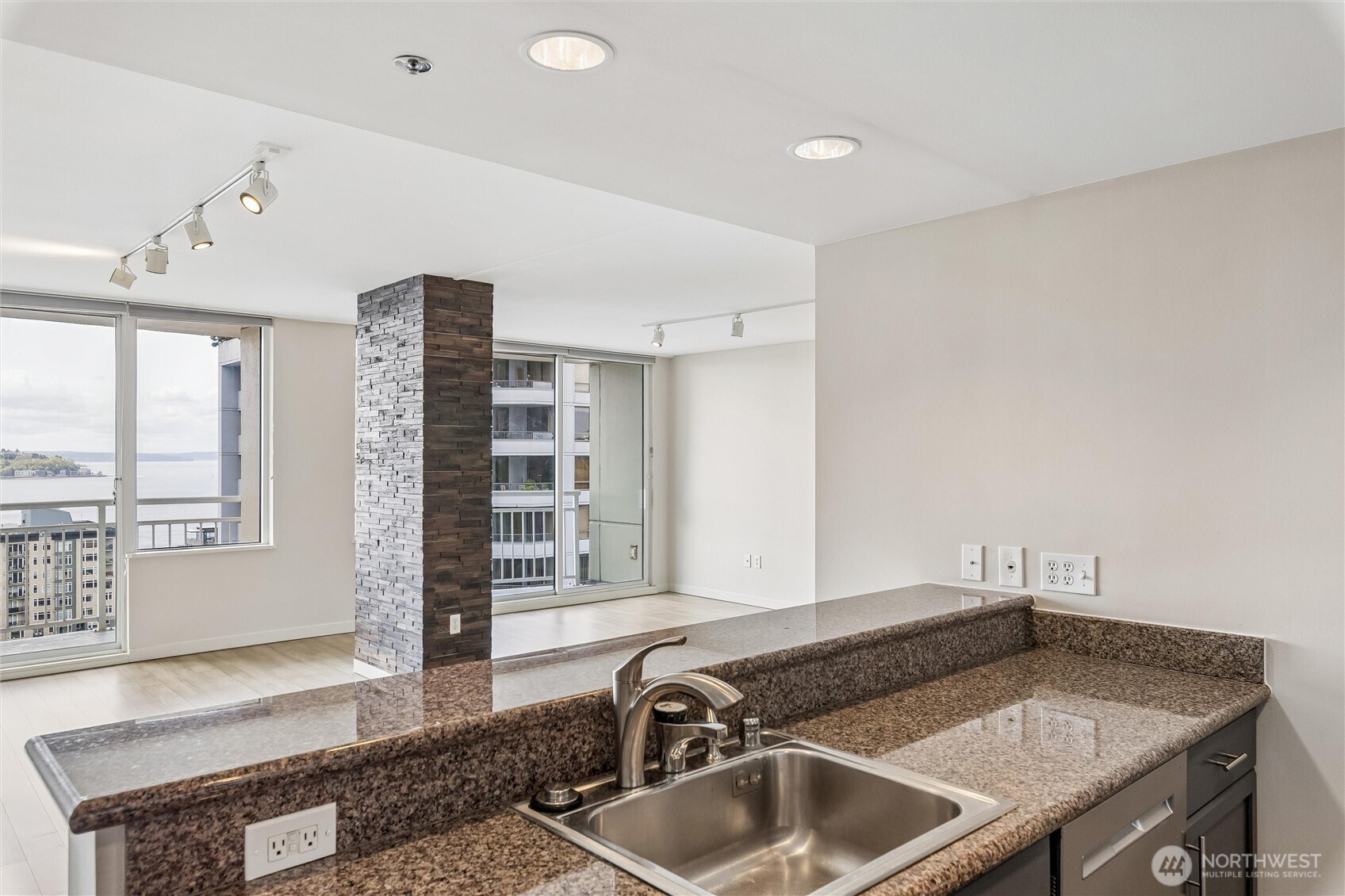 2600 2nd Avenue #1604, Seattle, WA 98121