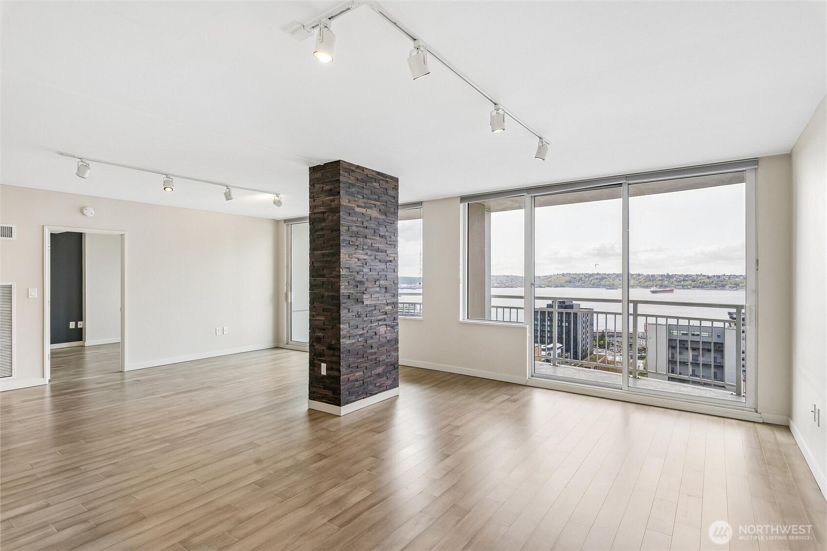 2600 2nd Avenue #1604, Seattle, WA 98121