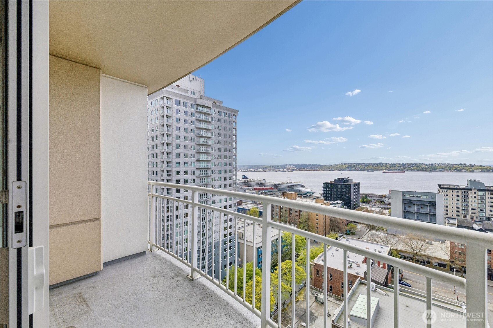 2600 2nd Avenue #1604, Seattle, WA 98121