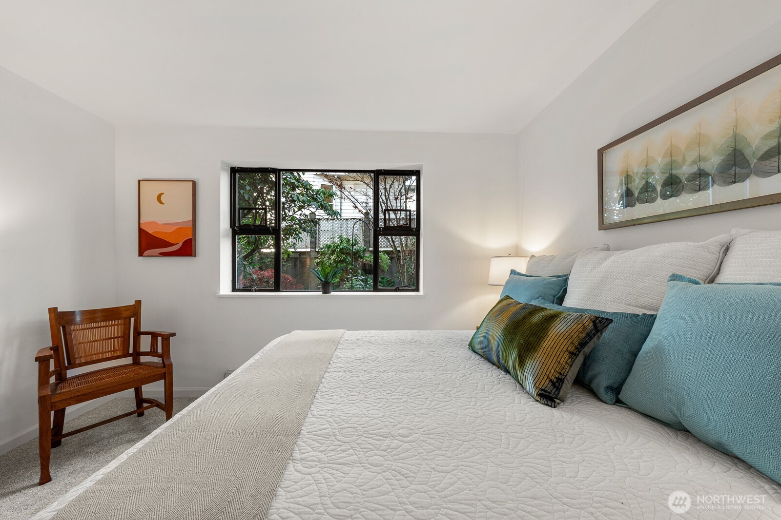 912 3rd Avenue W #101, Seattle, WA 98119-3751