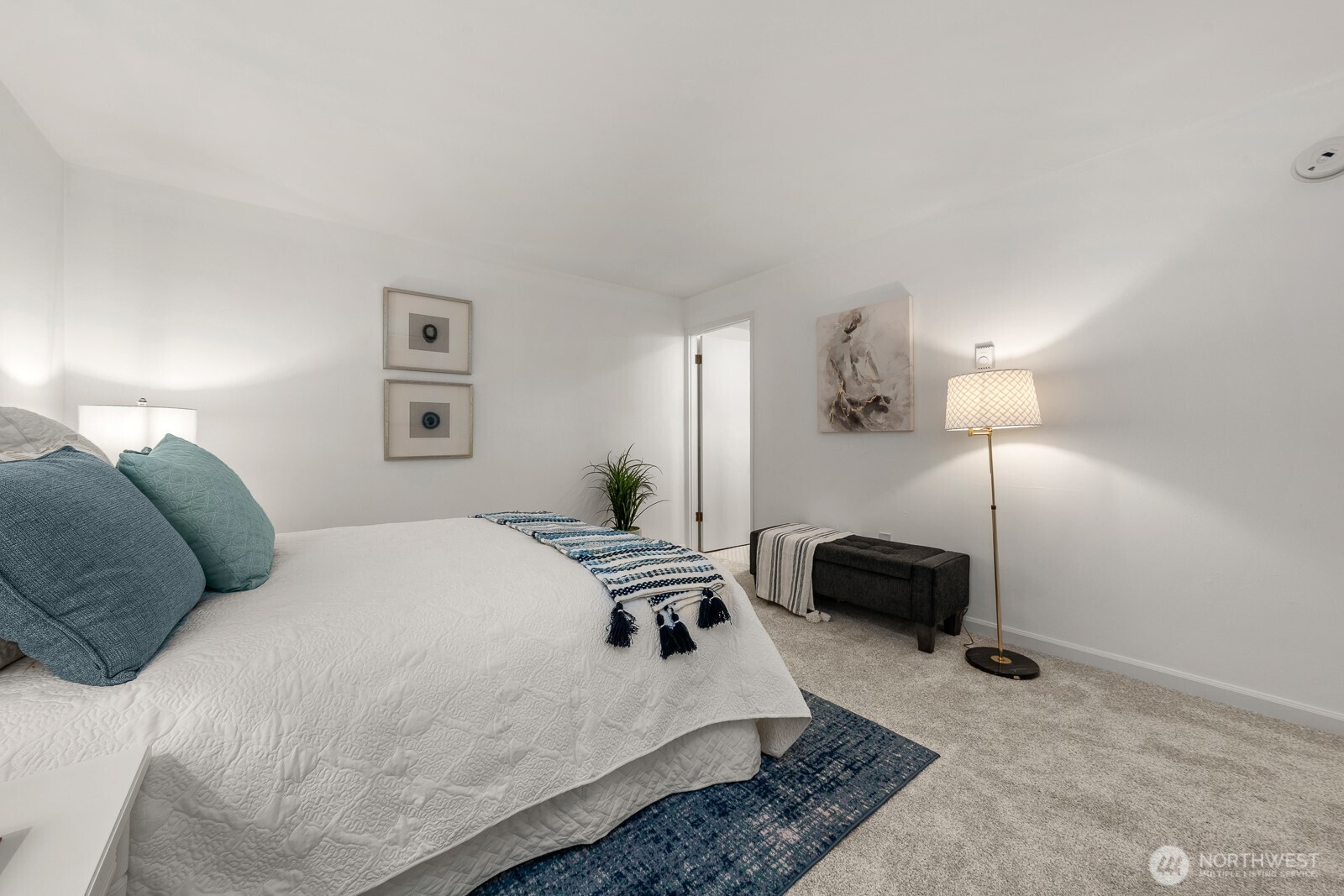 912 3rd Avenue W #101, Seattle, WA 98119-3751