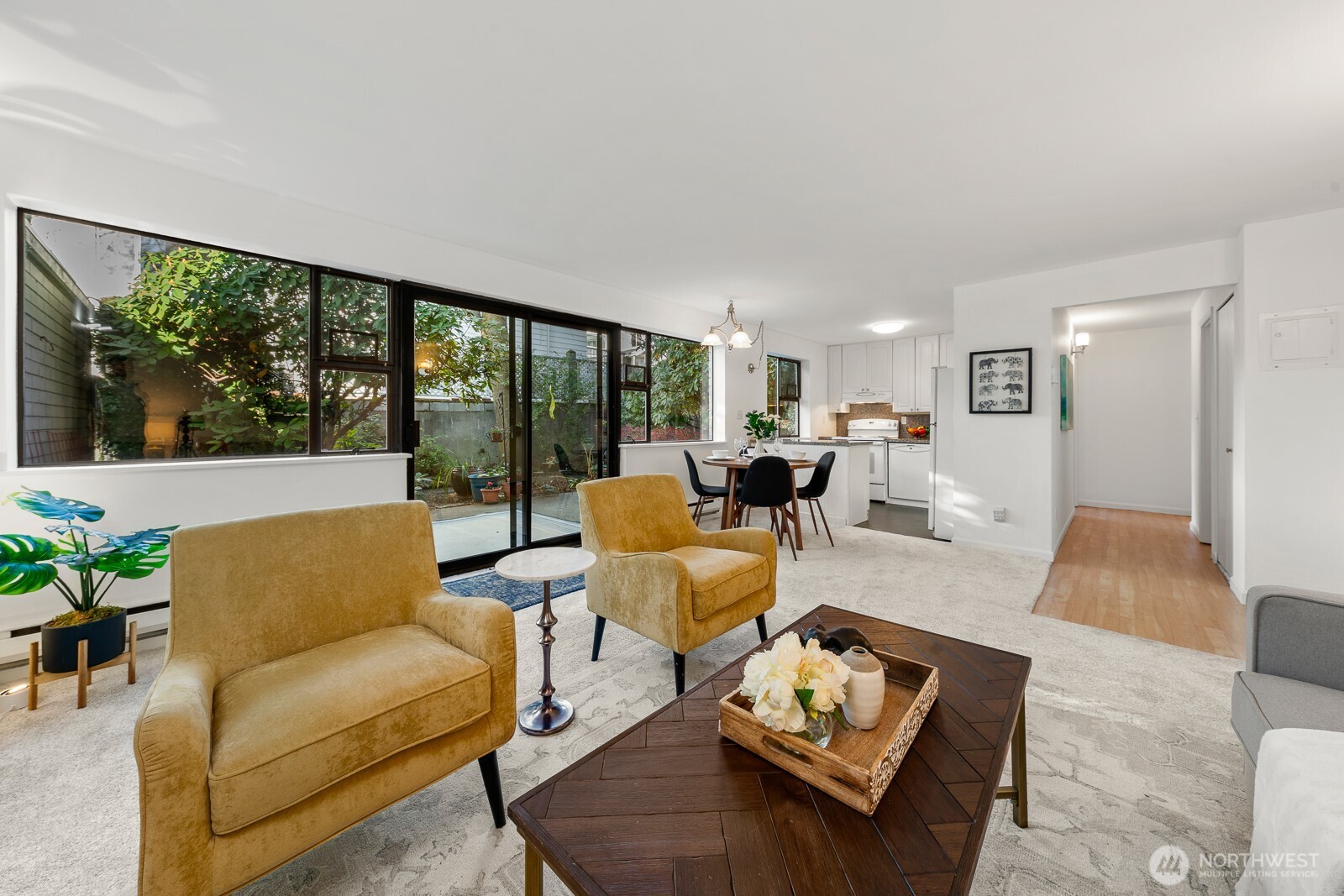912 3rd Avenue W #101, Seattle, WA 98119-3751