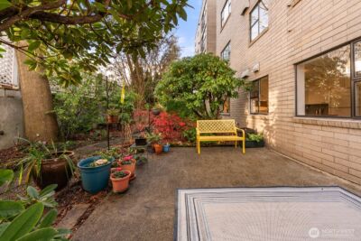 912 3rd Avenue W #101, Seattle, WA 98119-3751 - Photo 22