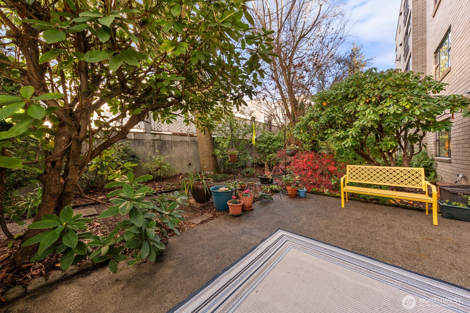 912 3rd Avenue W #101, Seattle, WA 98119-3751