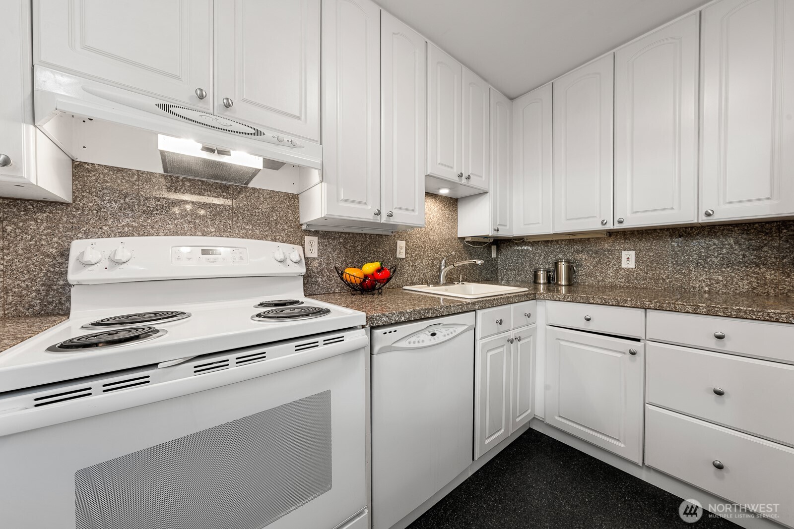 912 3rd Avenue W #101, Seattle, WA 98119-3751