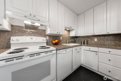 912 3rd Avenue W #101, Seattle, WA 98119-3751 - Photo 10
