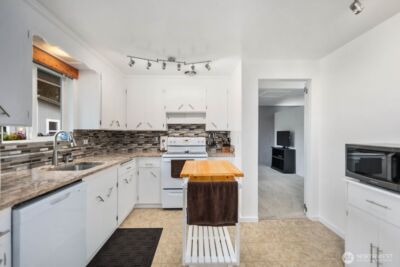 8014 NE 141st Street , Kirkland, WA 98034 - Photo 13