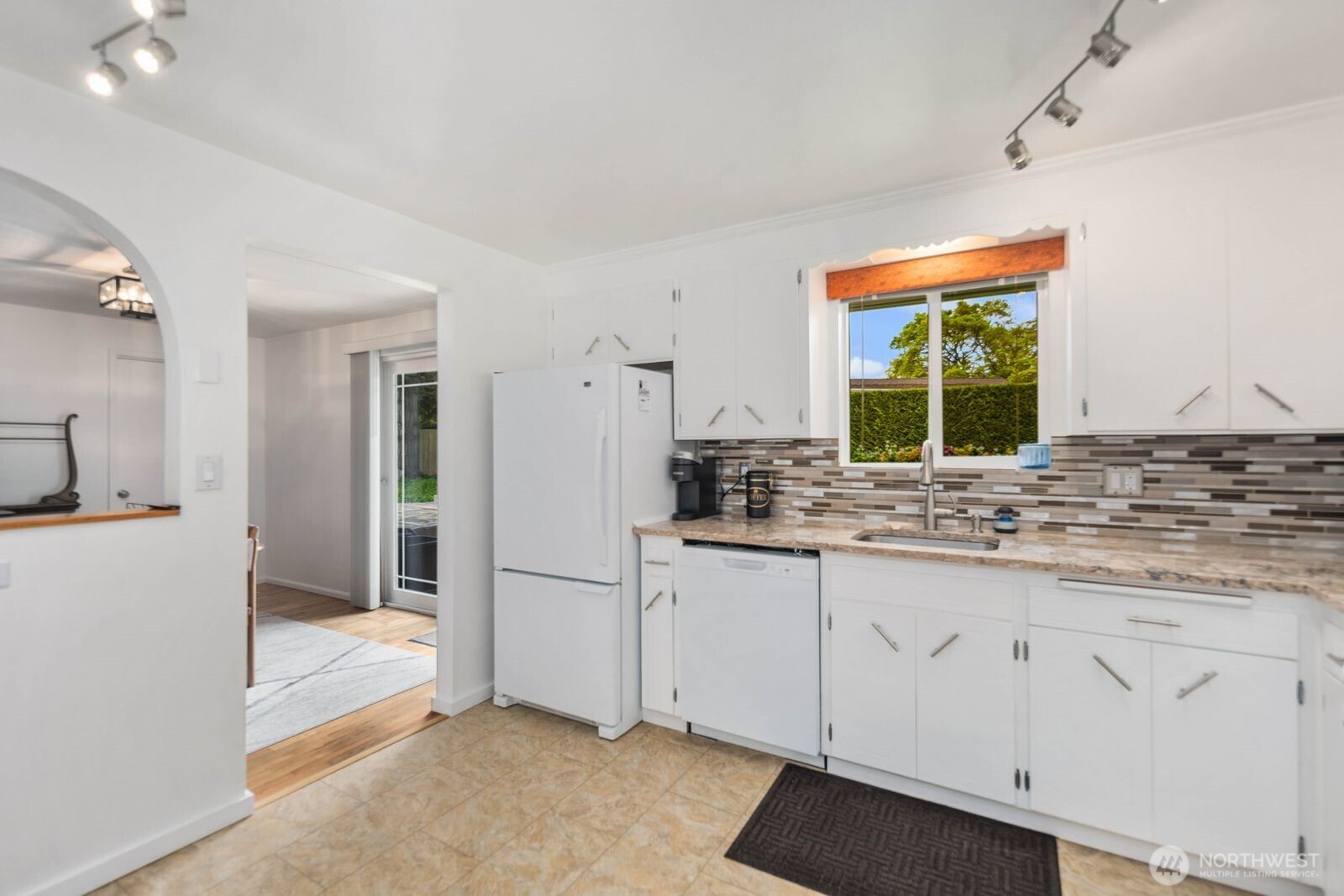 8014 NE 141st Street , Kirkland, WA 98034