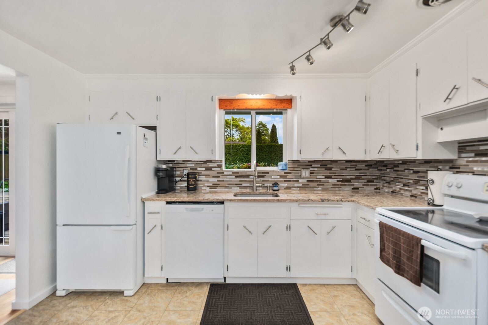8014 NE 141st Street , Kirkland, WA 98034