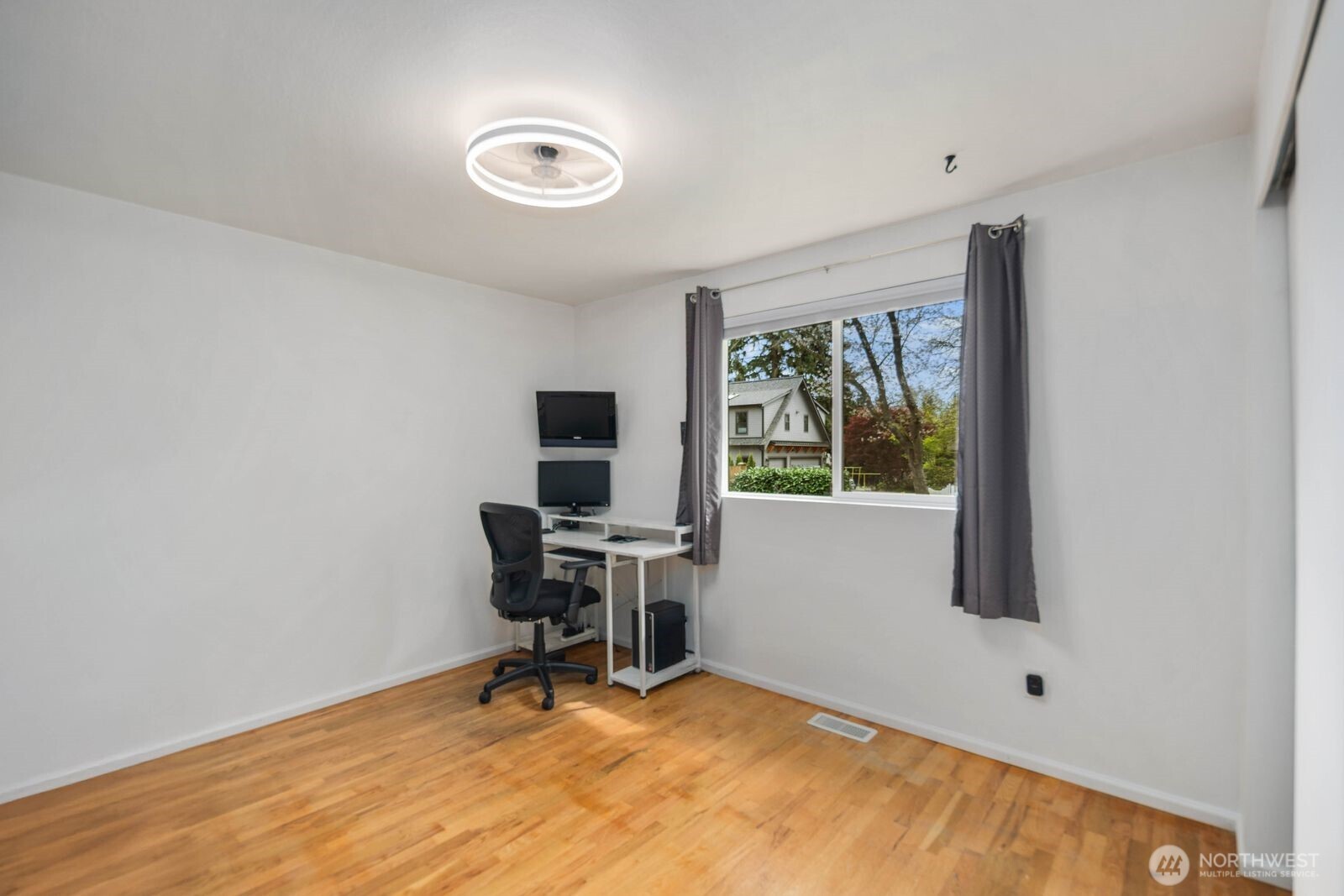 8014 NE 141st Street , Kirkland, WA 98034