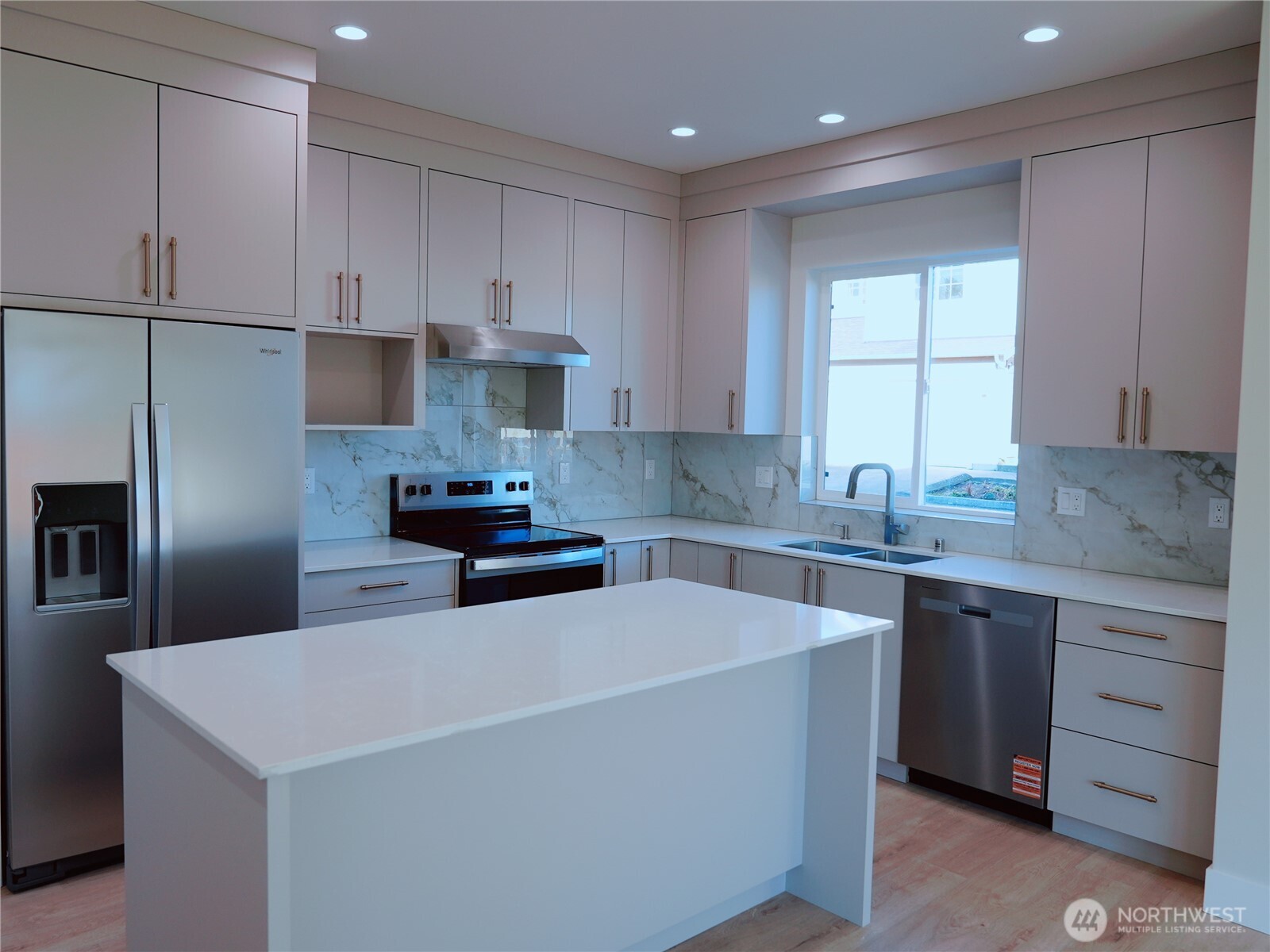 2155 Siddle Loop #102, Ferndale, WA 98248