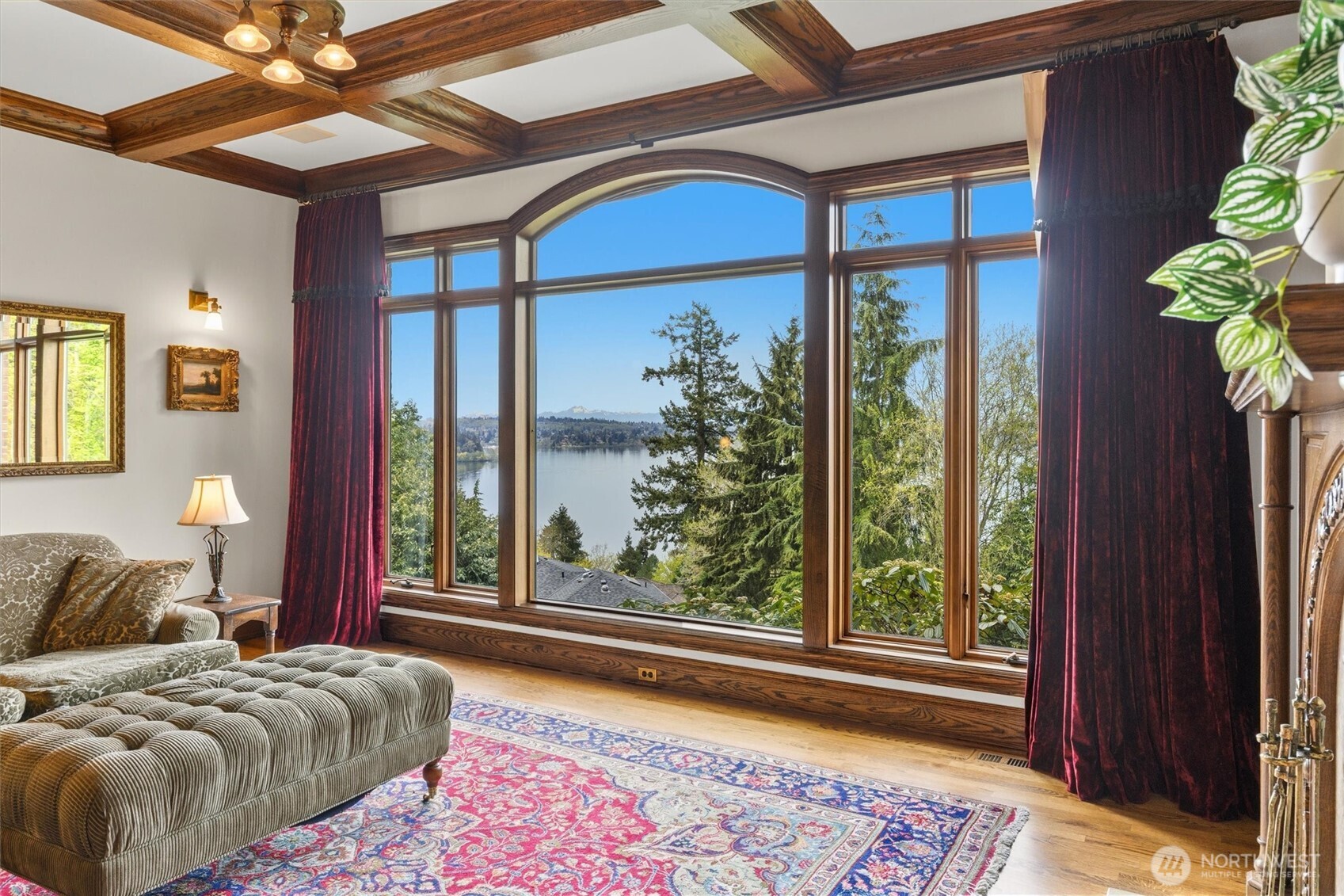 4725 W Mercer Way , Mercer Island, WA 98040-4332