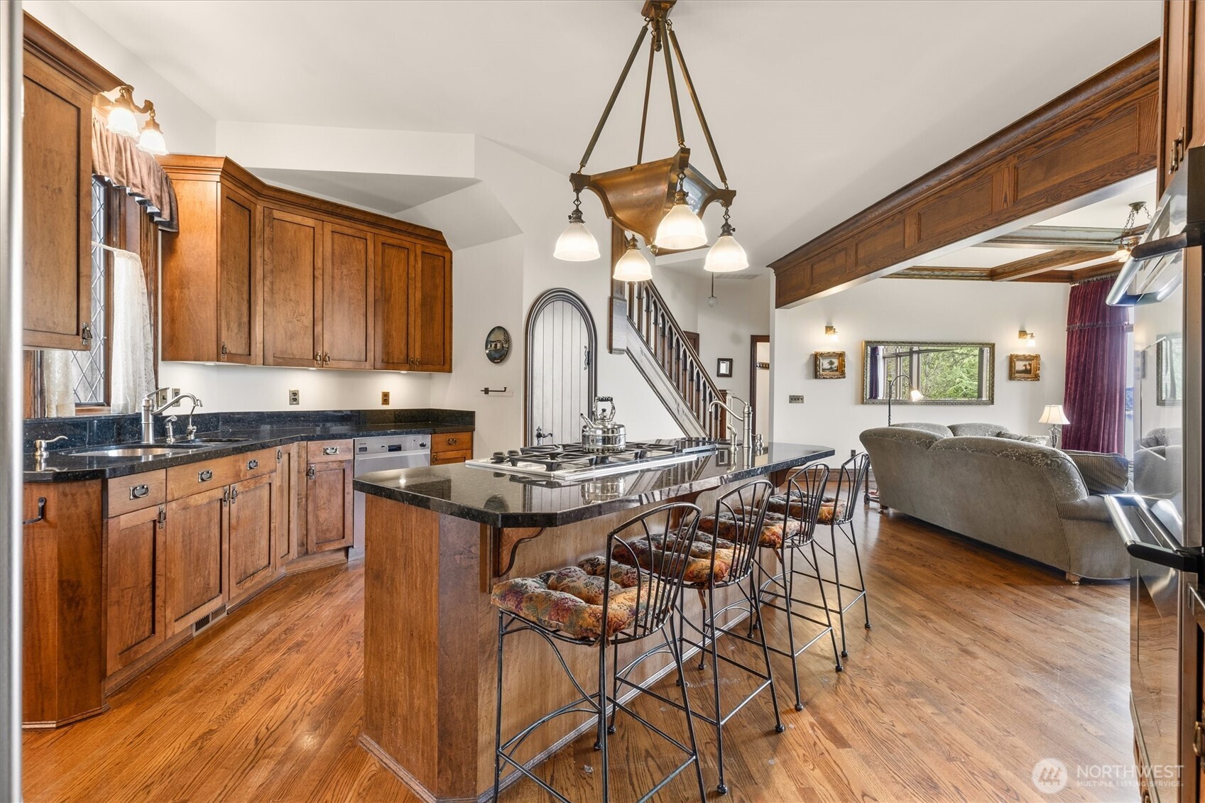 4725 W Mercer Way , Mercer Island, WA 98040-4332