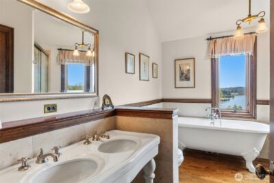 4725 W Mercer Way , Mercer Island, WA 98040-4332 - Photo 31